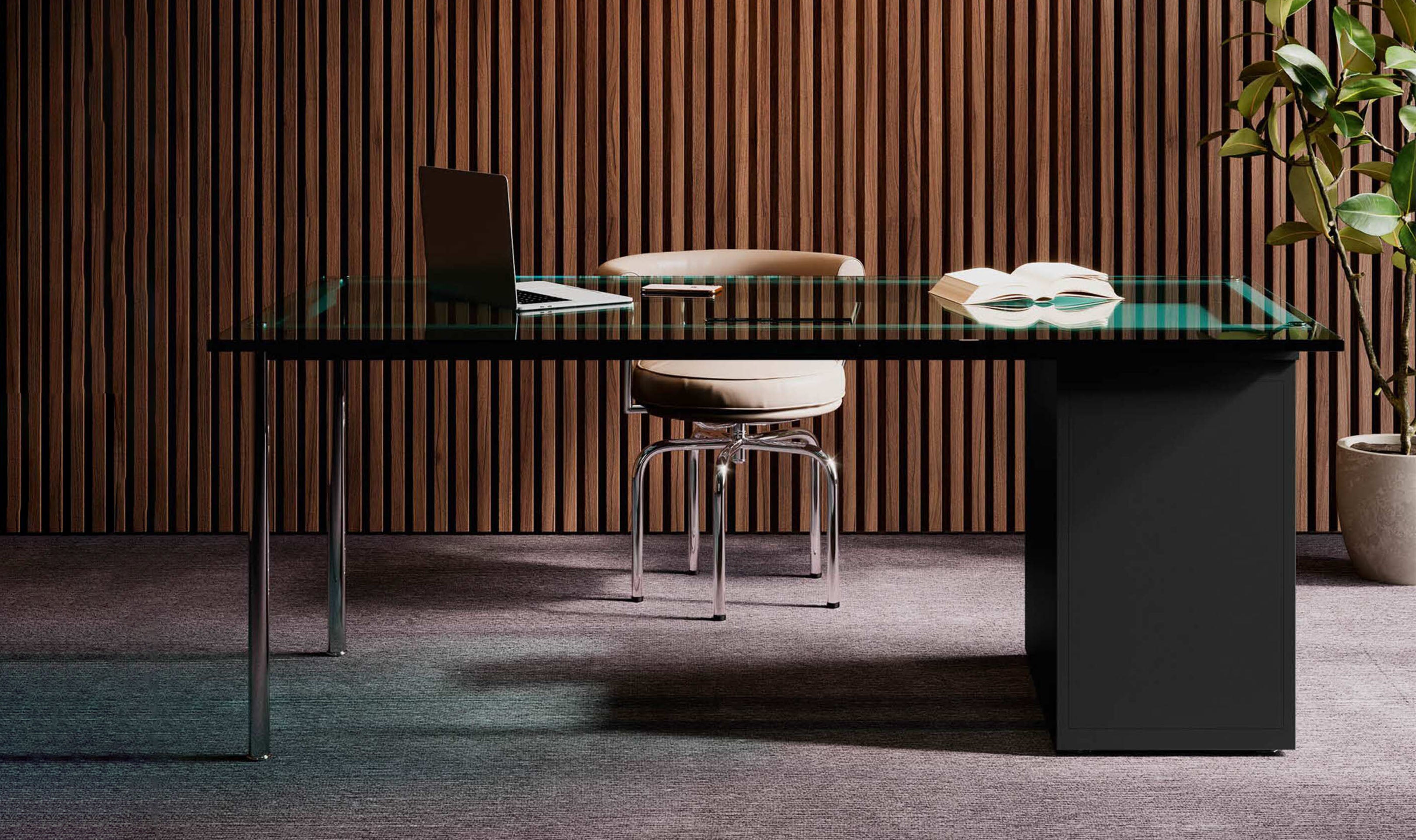 Desktop / LC10 Bureau de la Semaine Paris, designed by Le Corbusier, Pierre Jeanneret, and Charlotte Perriand, made by Cassina