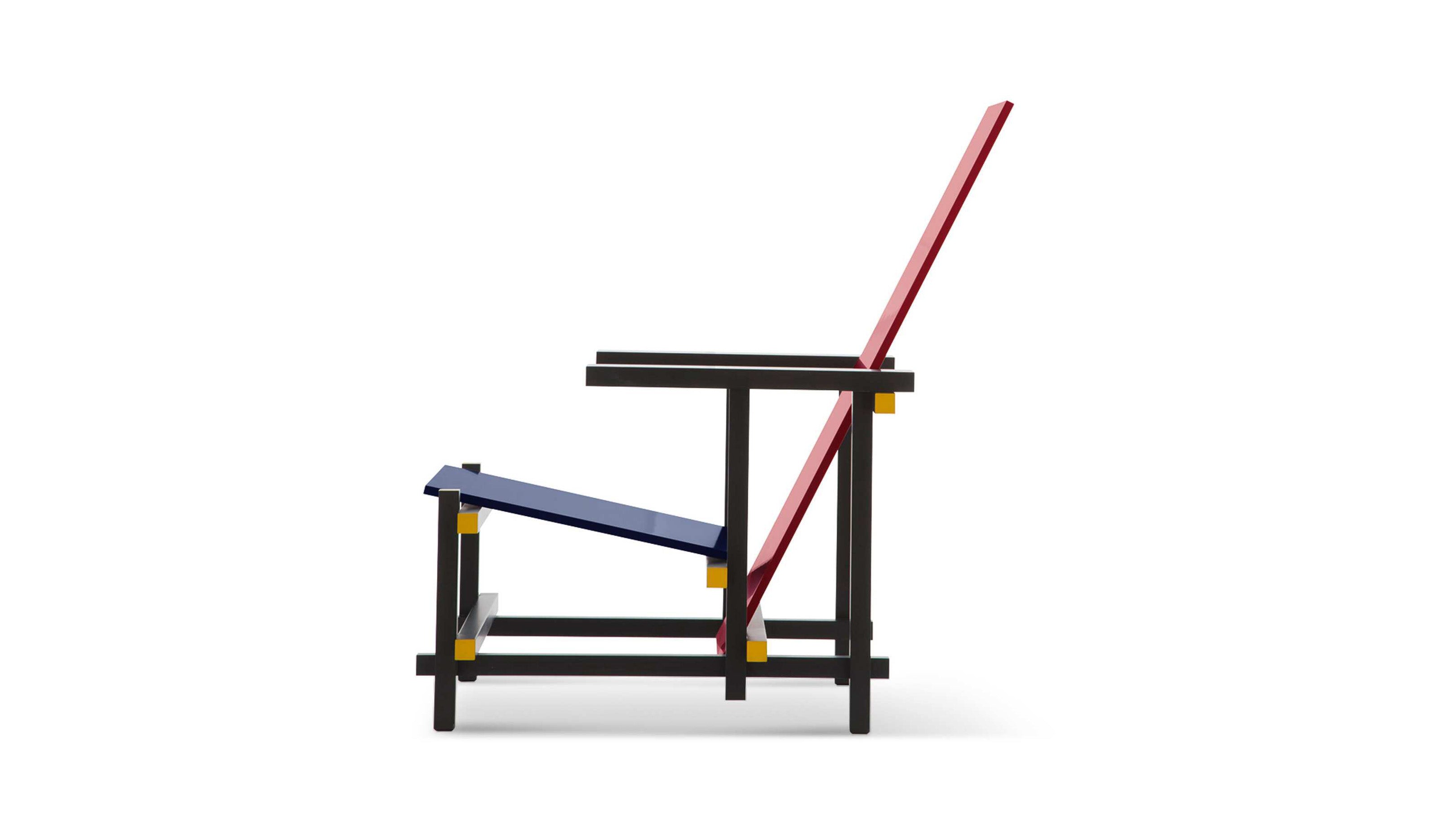 Desktop / Red and Blue Chair, designed by Gerrit T. Rietvelda nd made by Cassina