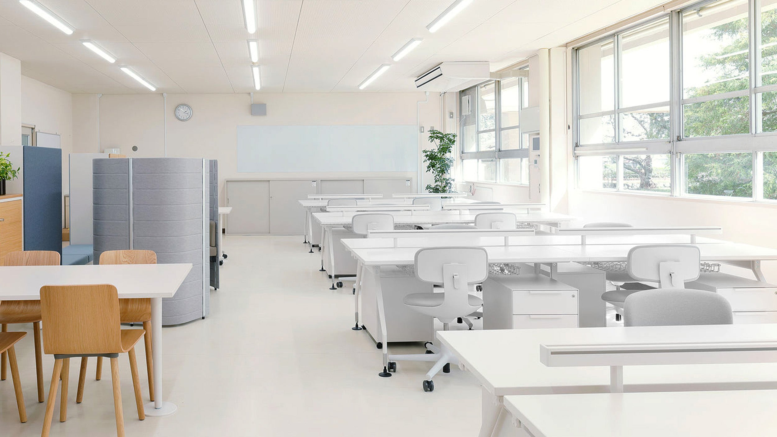 Desktop / Rookie Chair in Grey, designed by Konstantin Grcic for Vitra