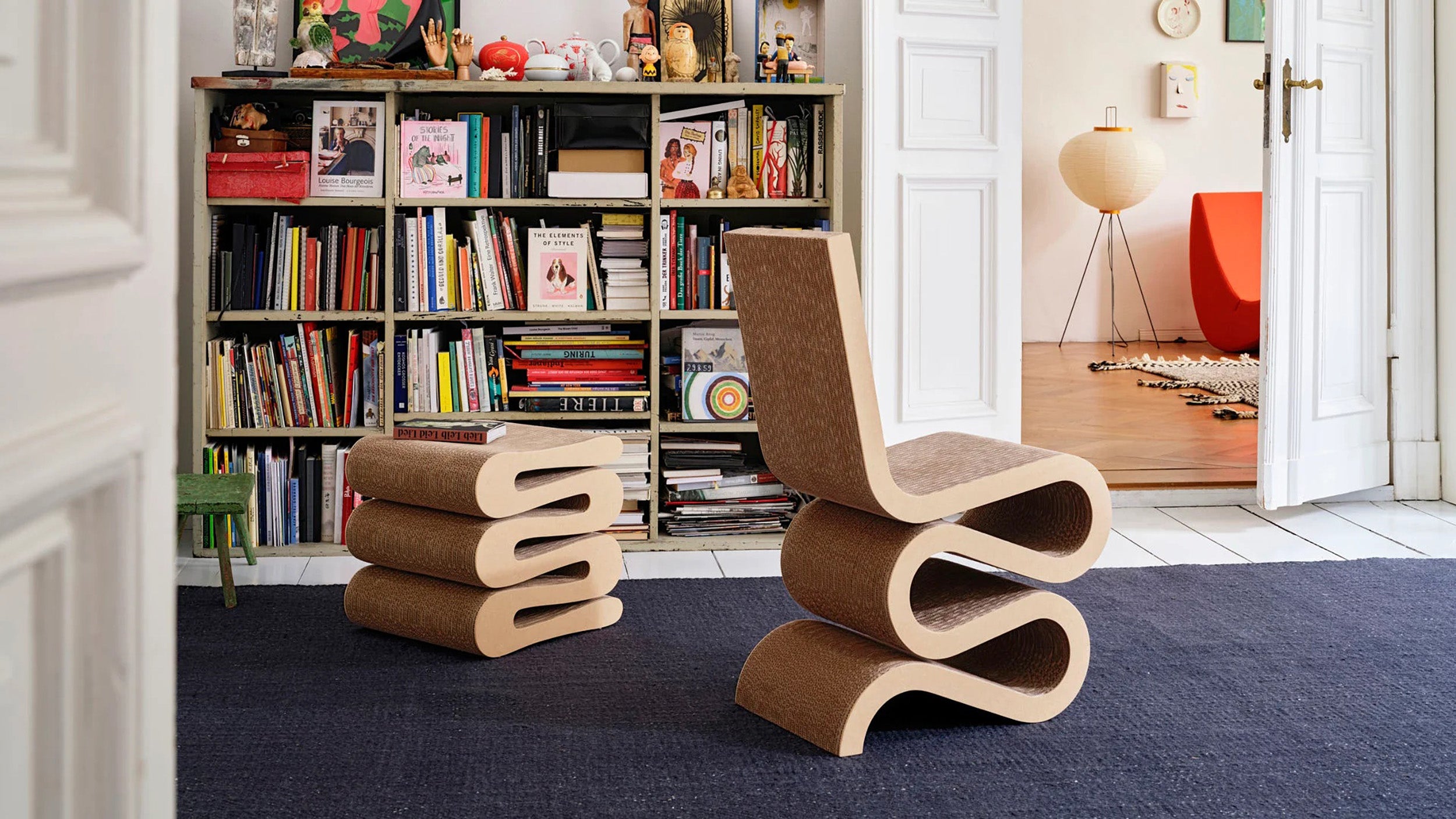 Desktop / Wiggle Stool designed by Frank Gehry for Vitra
