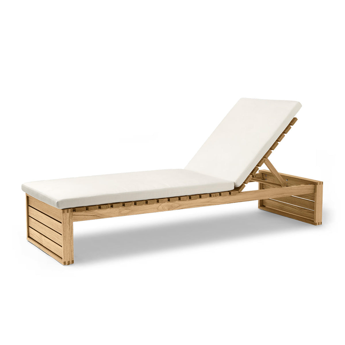 Mobile / BK14 Sunbed, designed by Bodil Kjaer for Carl Hansen and Son