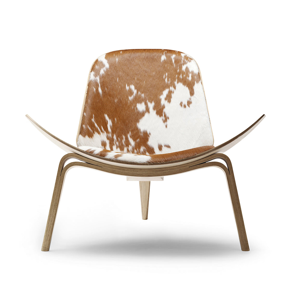Oak White Oil - Cowhide / Mobile / CH07 Shell Chair, designed by Hans J Wegner for Carl Hansen