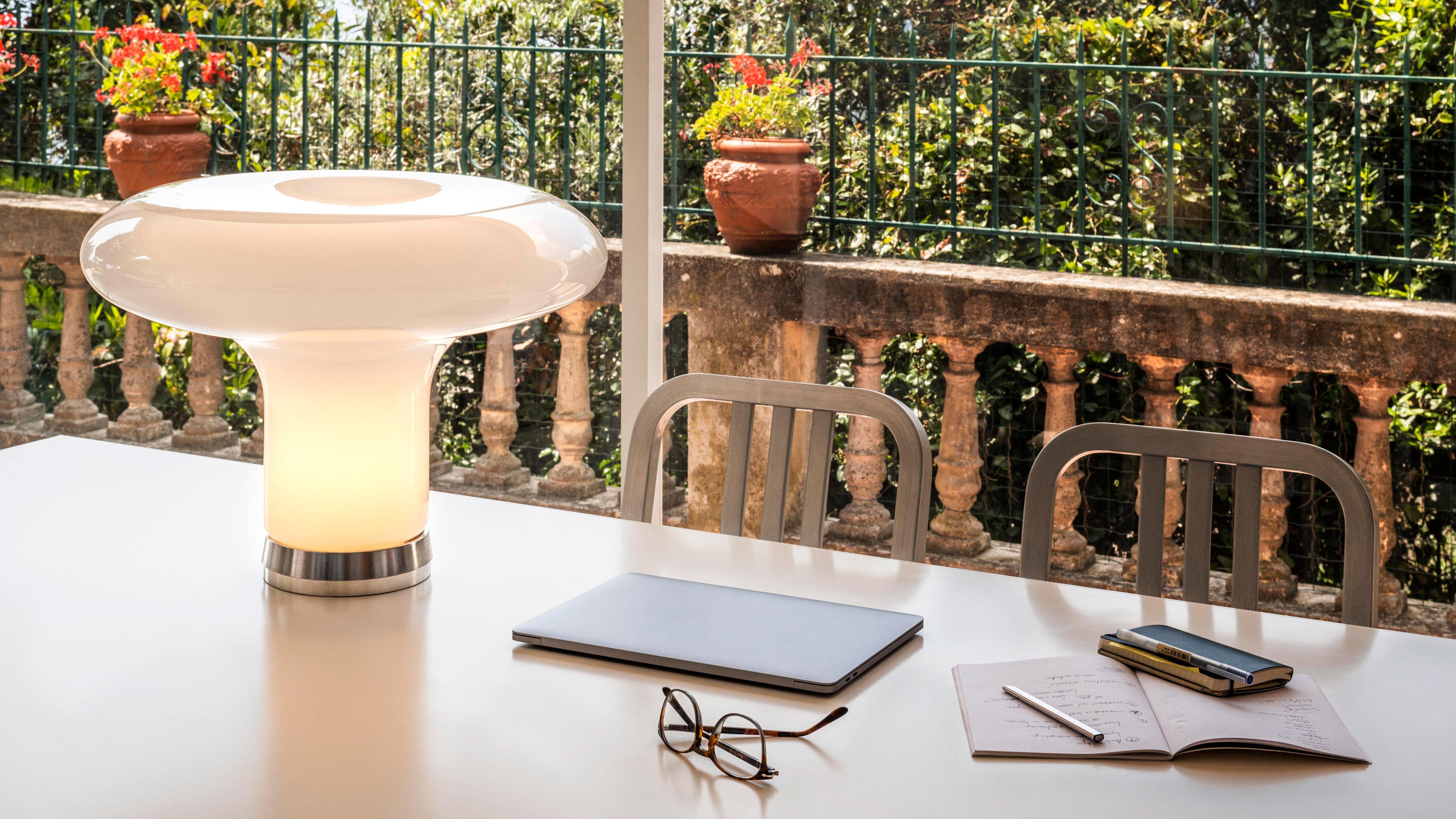 Desktop / Lesbo Table Lamp, designed by Angelo Mangiarotti