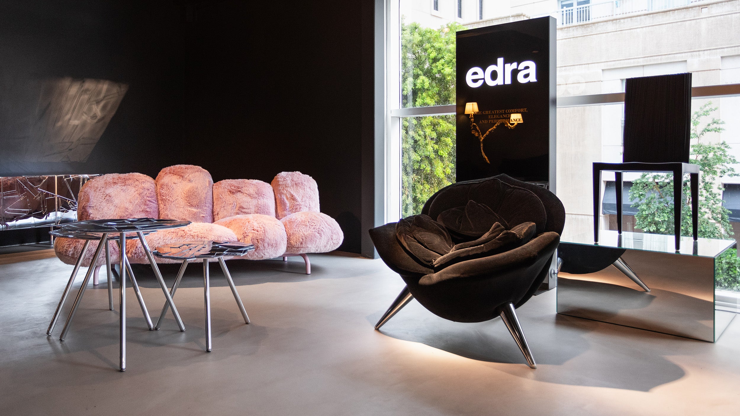 Desktop / Rose Chair, designed by Masanori Umeda for Edra