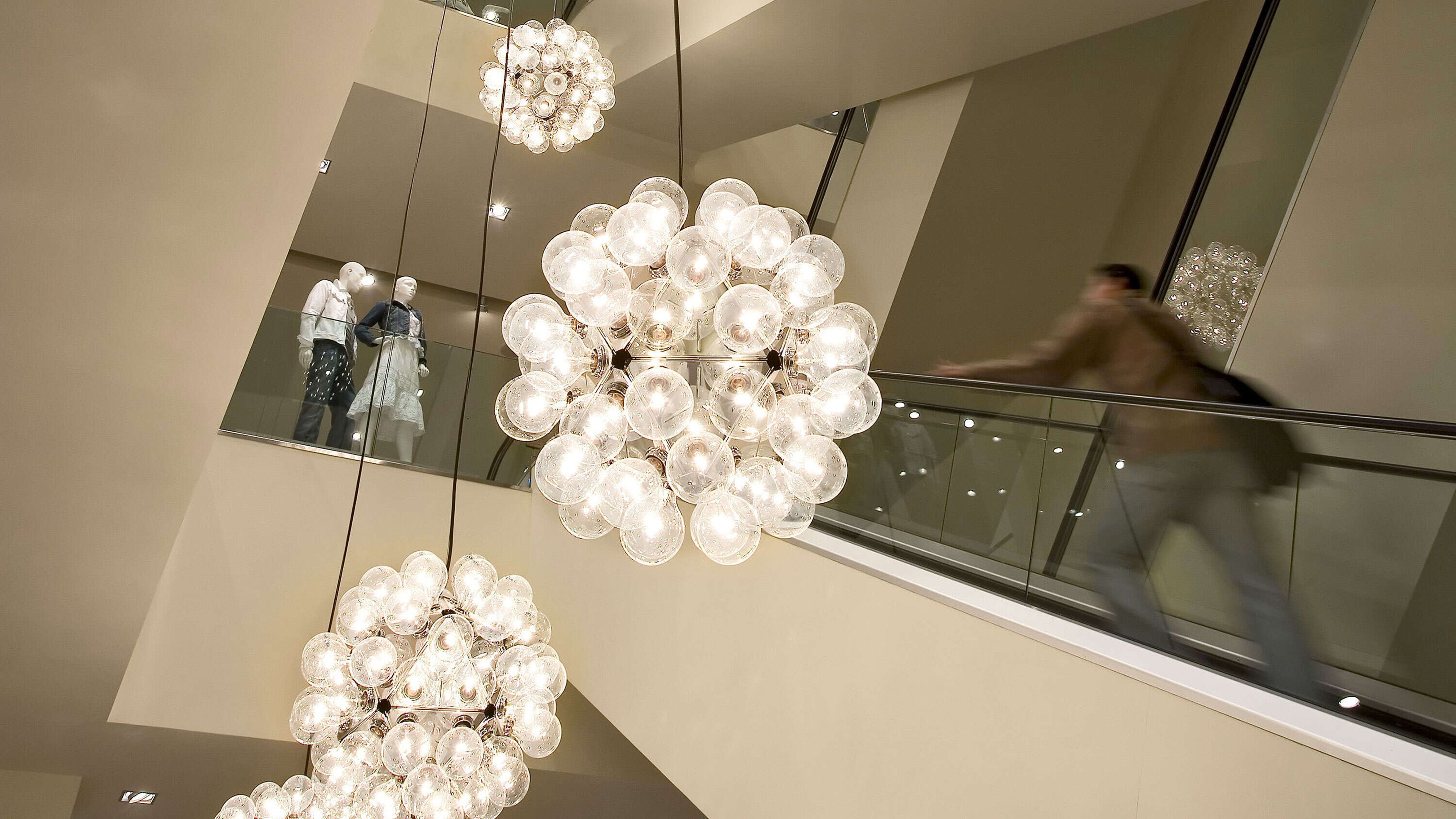 Desktop / Taraxacum 88 Suspension 1, designed by Achille Castiglioni and Pier Giacomo Castiglioni made by Flos