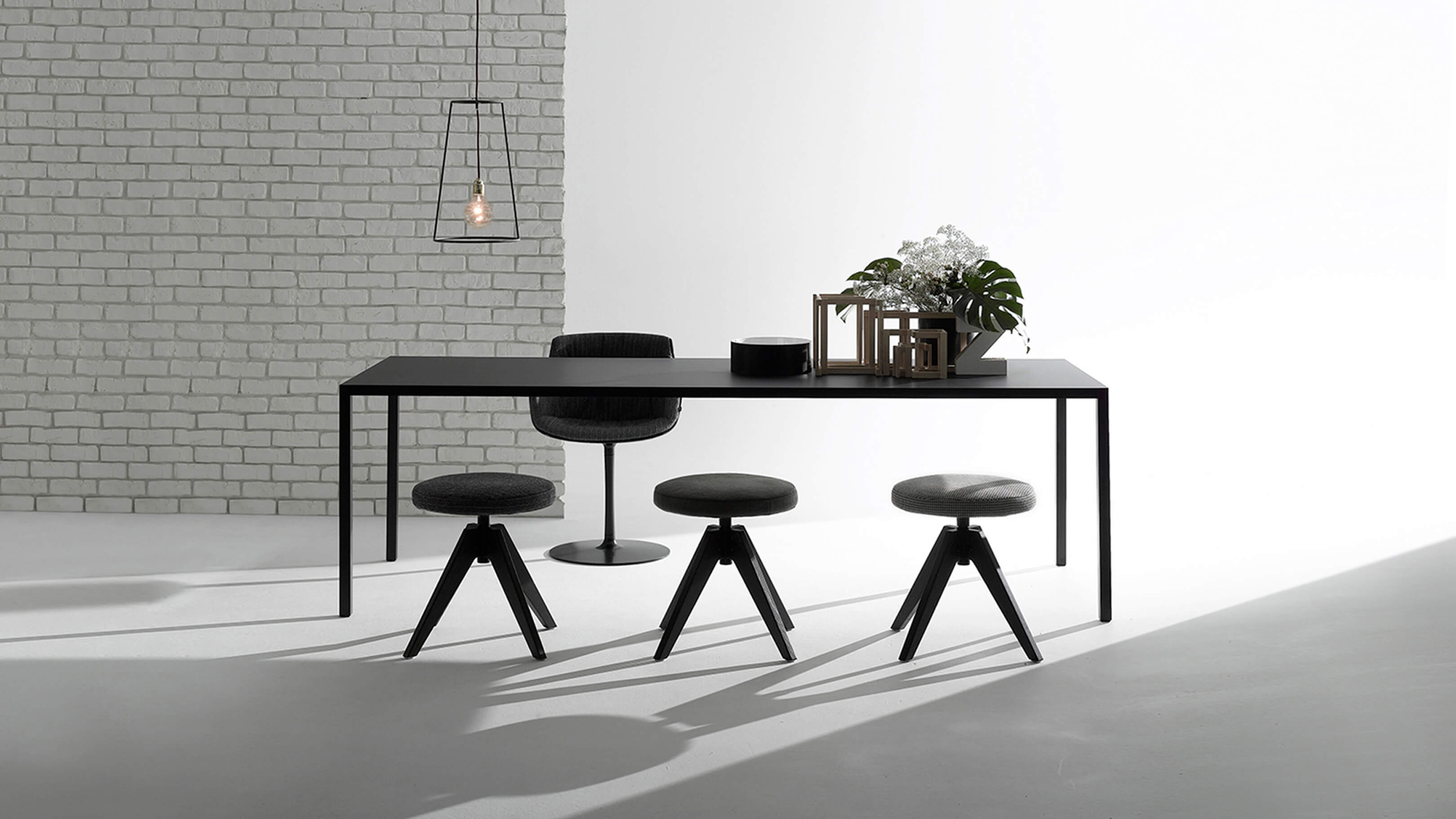 Black / 100x240 / Desktop / BlackMenu / Tense Table designed by Piergiorgio Cazzaniga