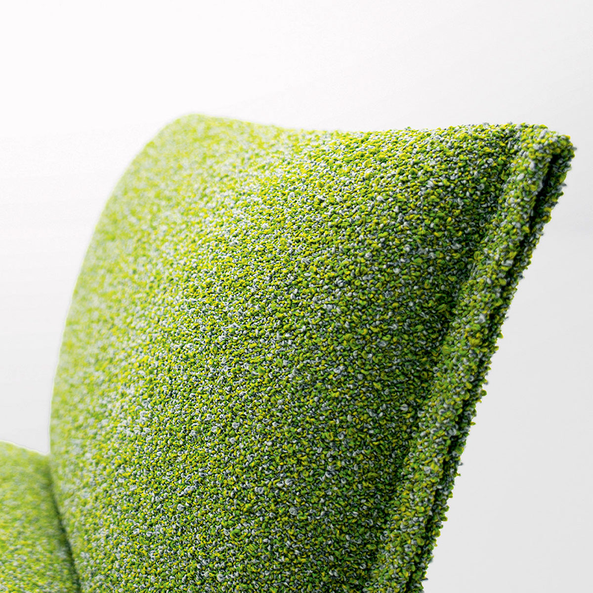 Mobile / Mae Outdoor Lounge Chair, designed by Gabriele and Oscar Buratti for Paola Lenti