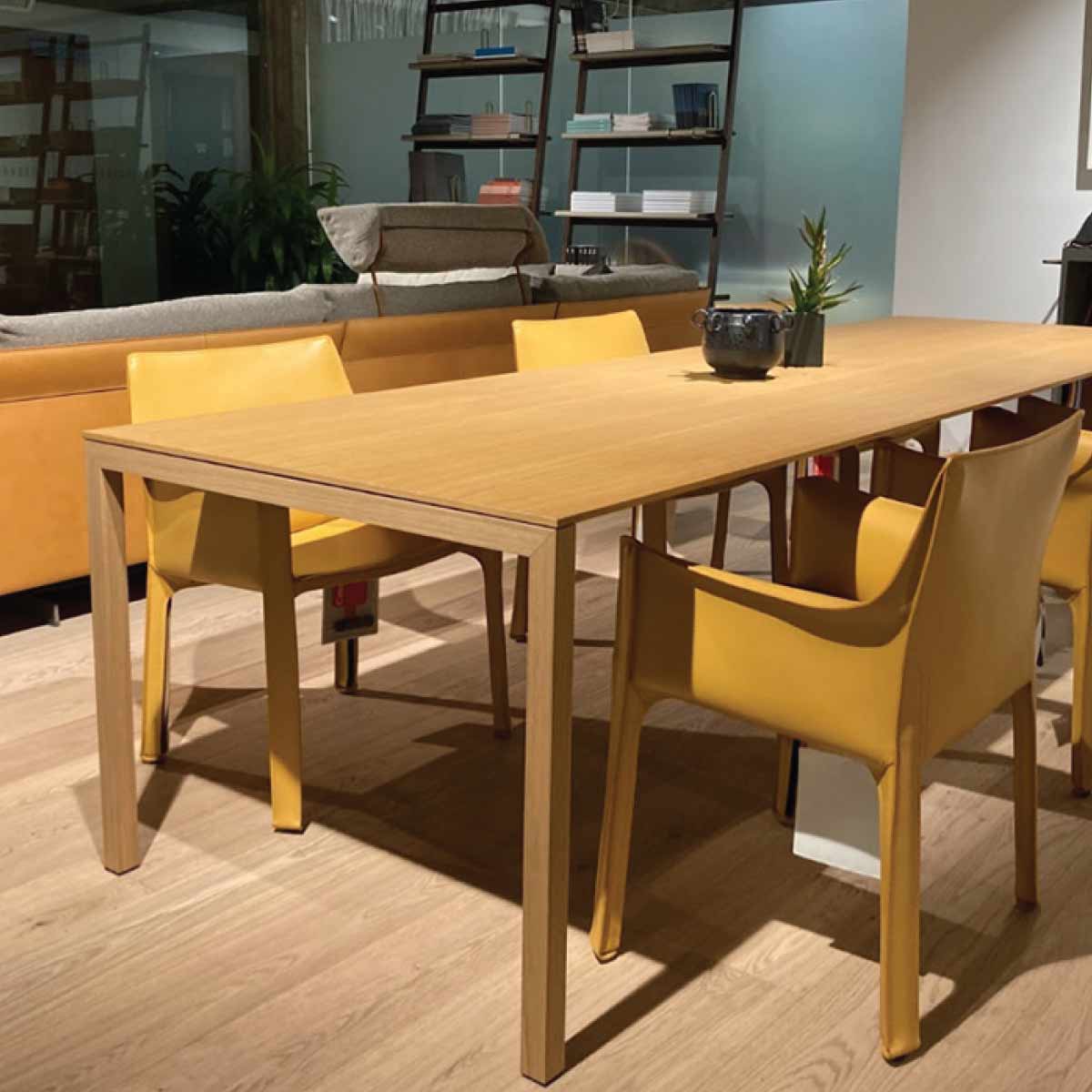 Mobile / WhiteMenu / Naan-Table, designed by Piero-Lissoni made by Cassina