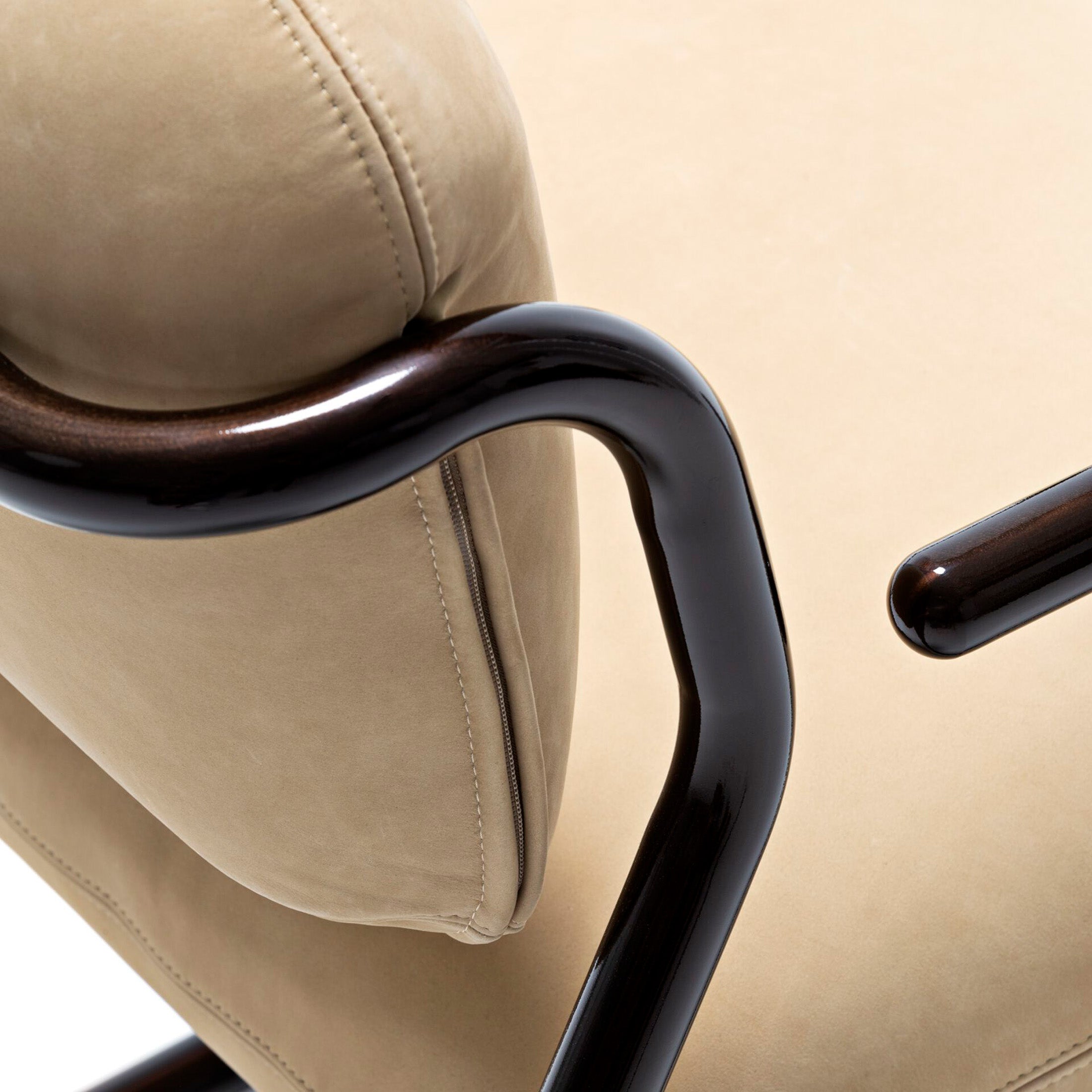 Exteta Chair Modernista Chair