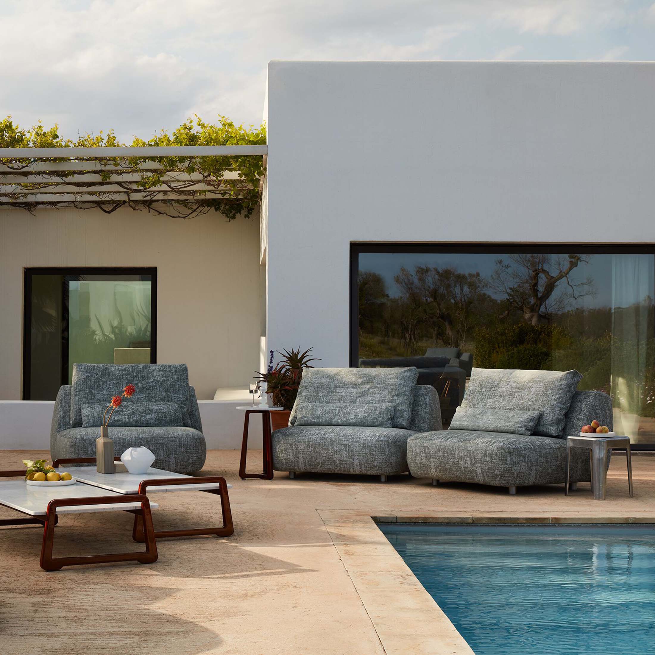 Mobile / Moonlight Sofa by Exteta