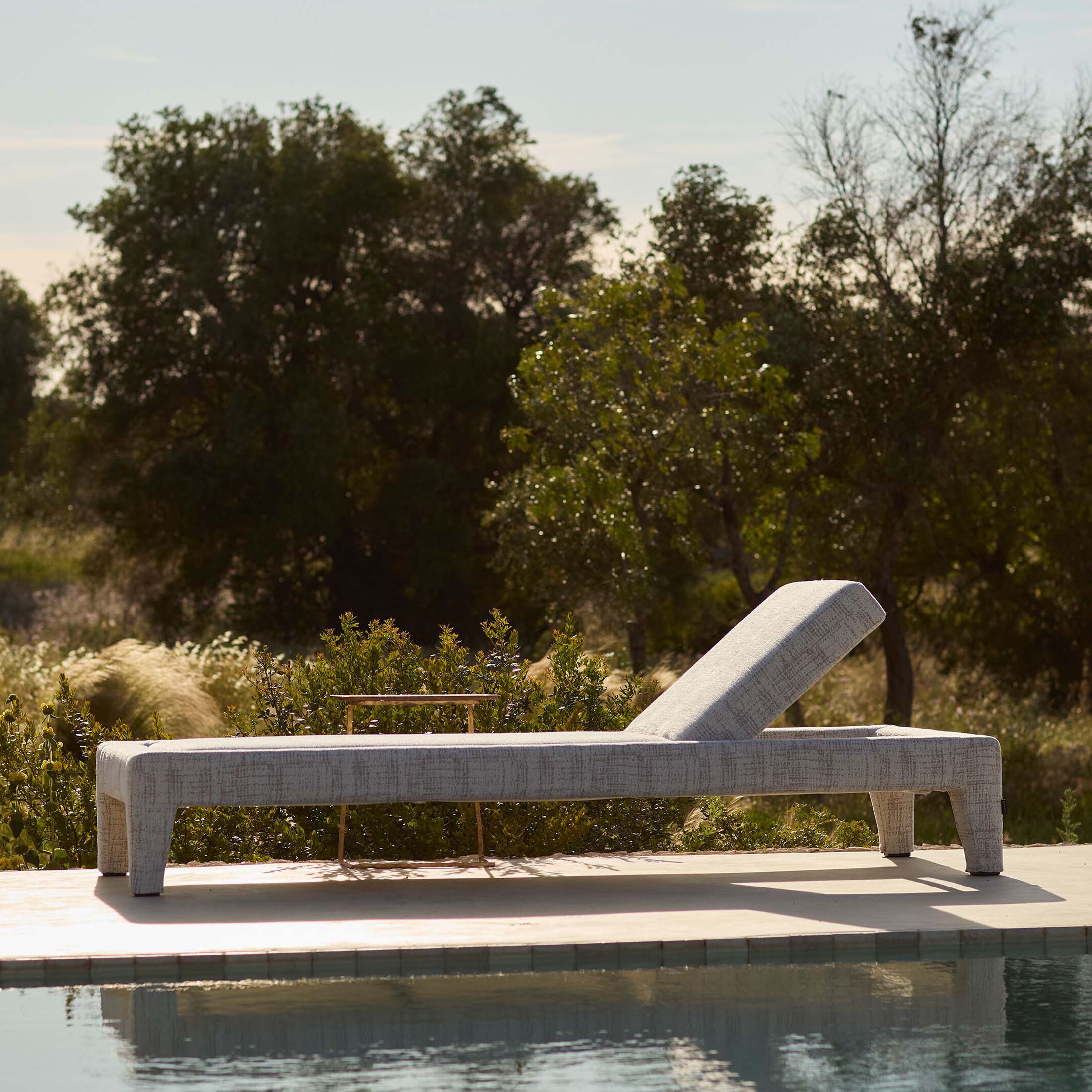 Mobile / Moonlight Soft Sun Lounger by Exteta