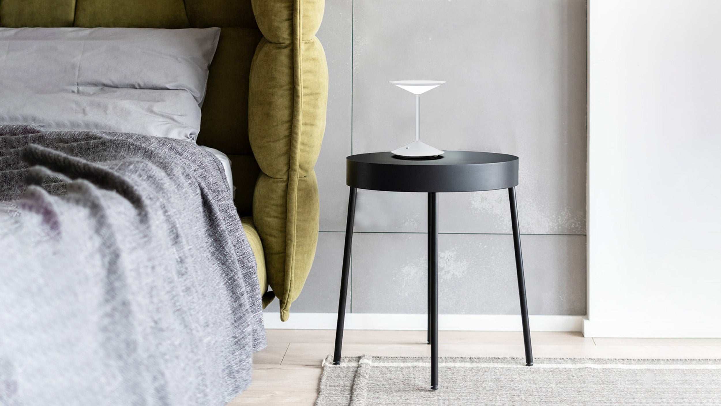 White / Desktop / Narciso Table Lamp, designed by Nicola Gallizia for Penta Light