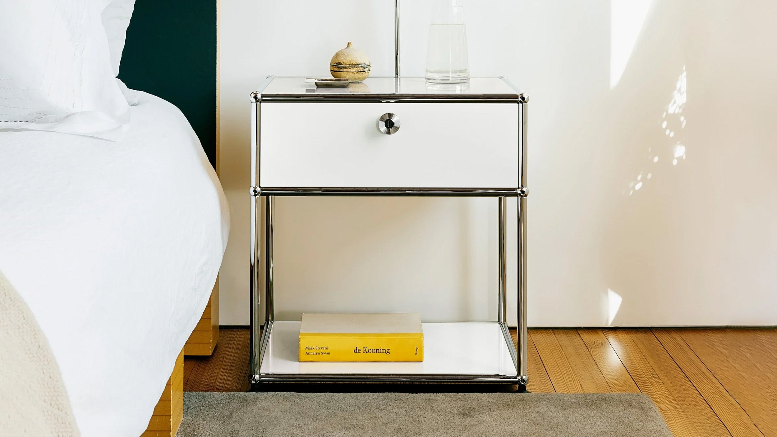 Desktop / Nightstand (P2), made by USM Haller