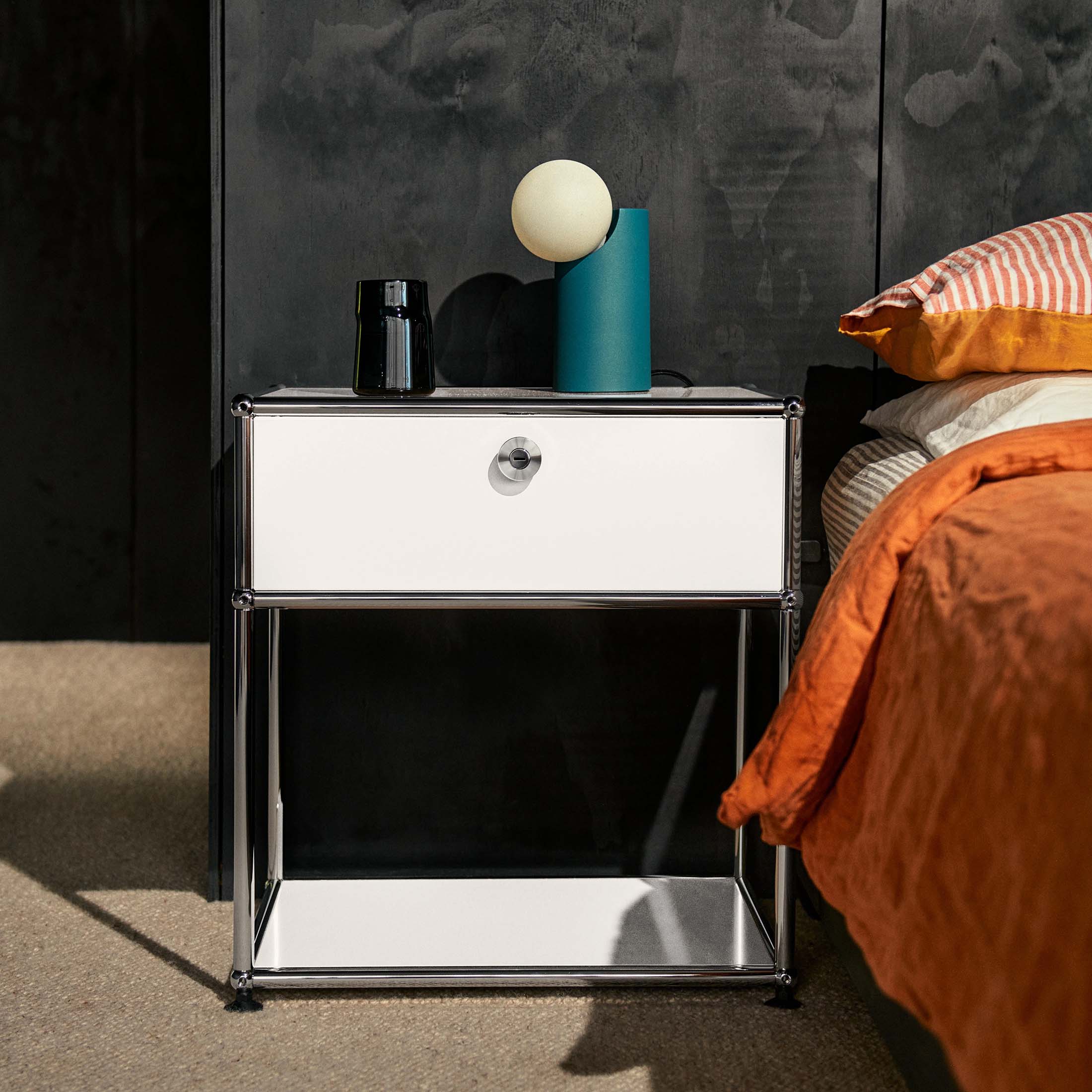 Mobile / Nightstand (P2), made by USM Haller