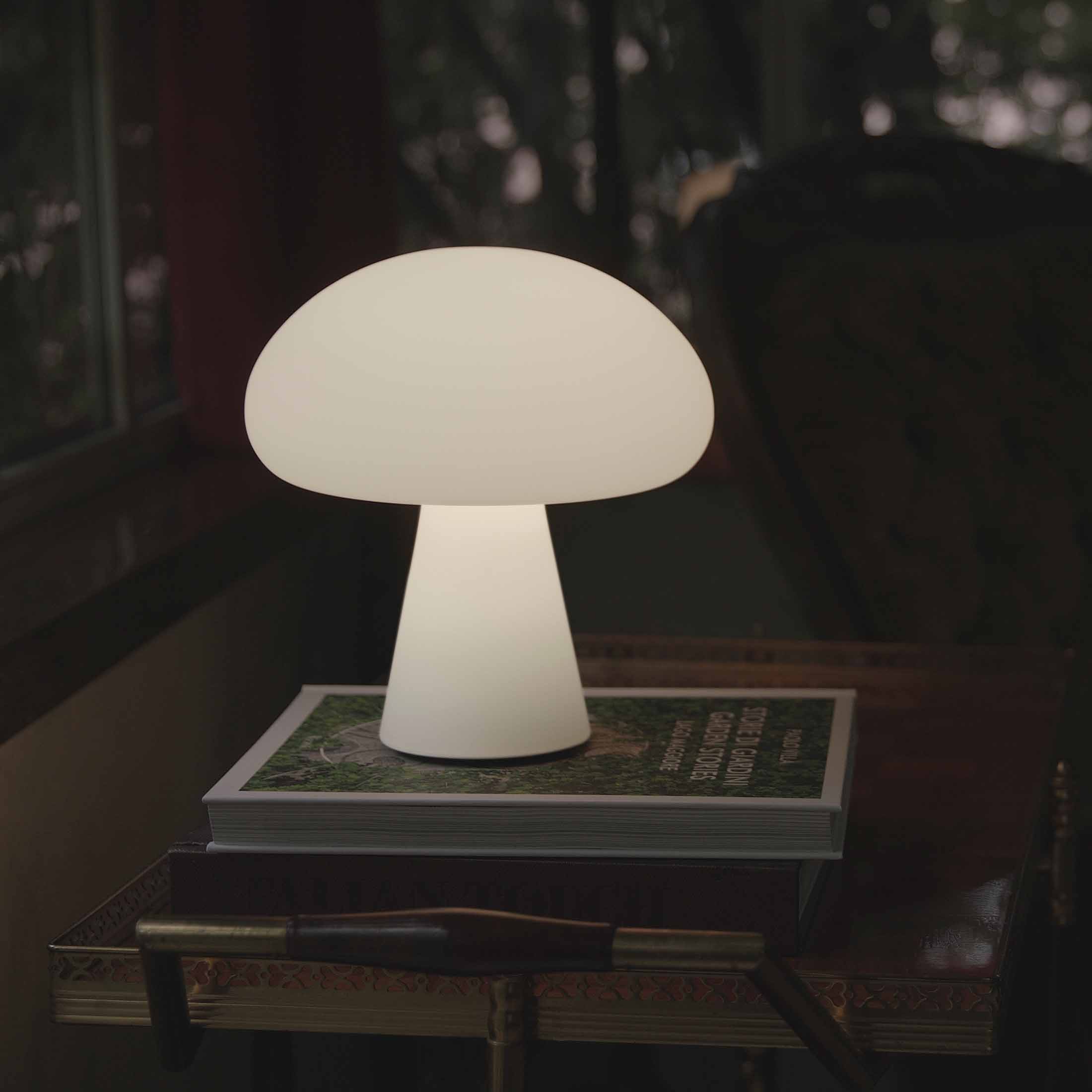 GUBI Table Lamp Obello Portable Lamp