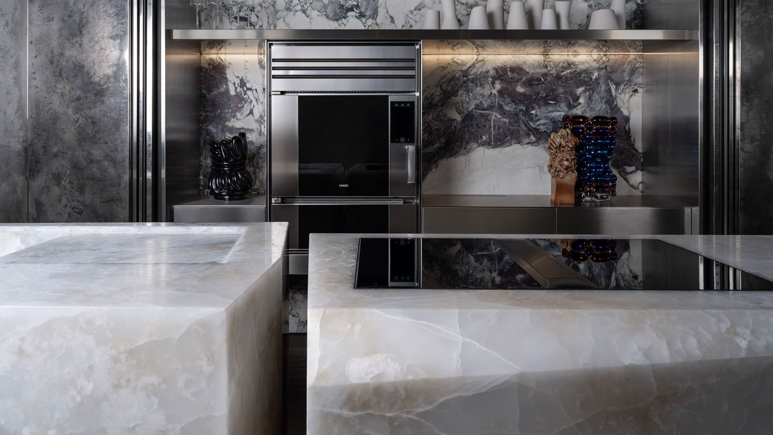 Desktop / Ozone L Island, designed by Massimo Castagna for Henge