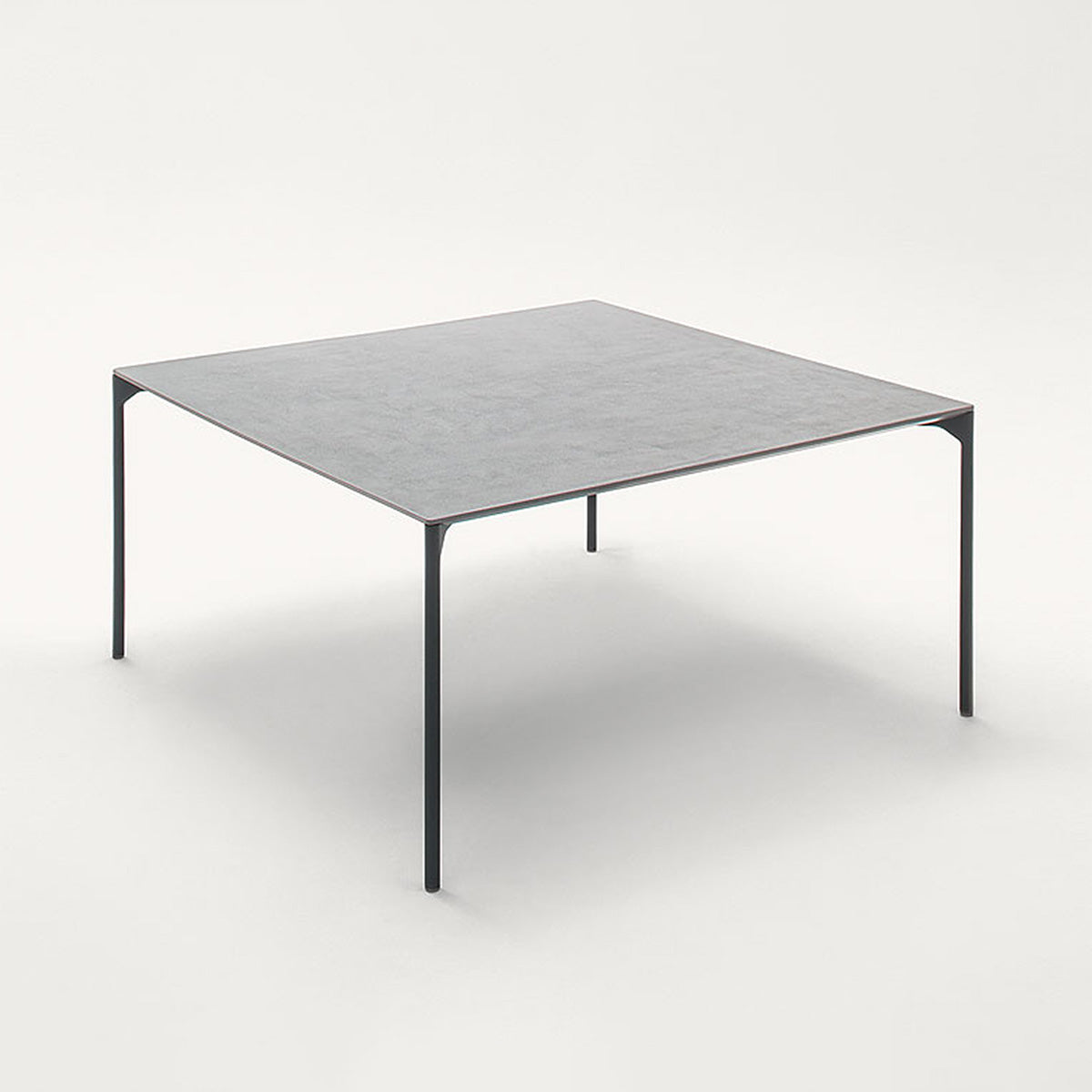 Mobile / Plano Outdoor Dining Table, designed by Francesco Rota for Paola Lenti