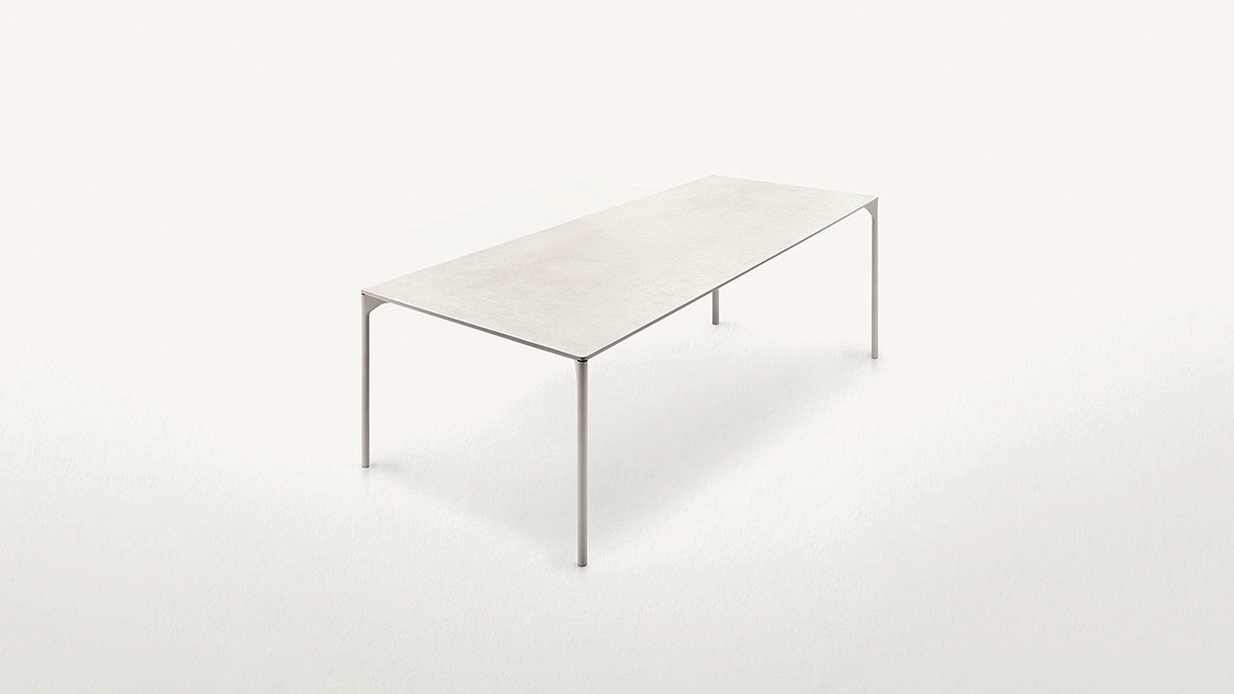 Desktop / Plano Outdoor Dining Table, designed by Francesco Rota for Paola Lenti