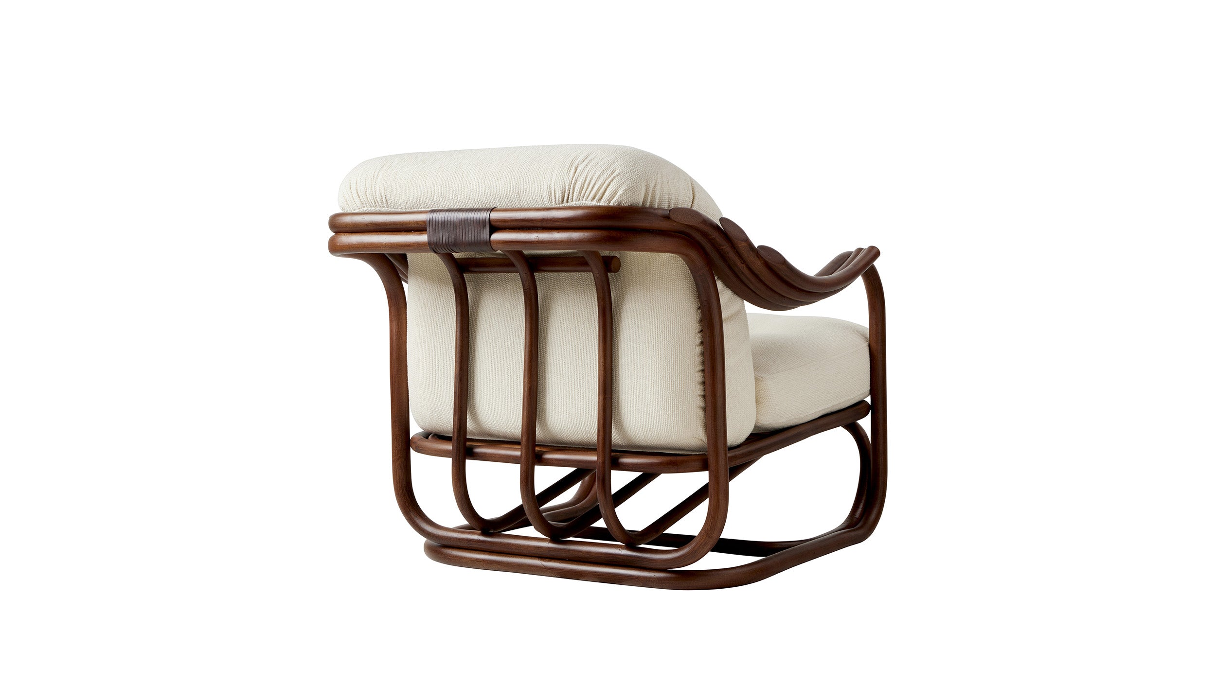 Desktop / Poltrona Tria Lounge Chair, designed by Carlo de Carli and made by Gubi