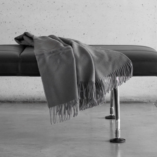 Grey / Mobile / BlackMenu / Sigmar 2 Throw Blanket