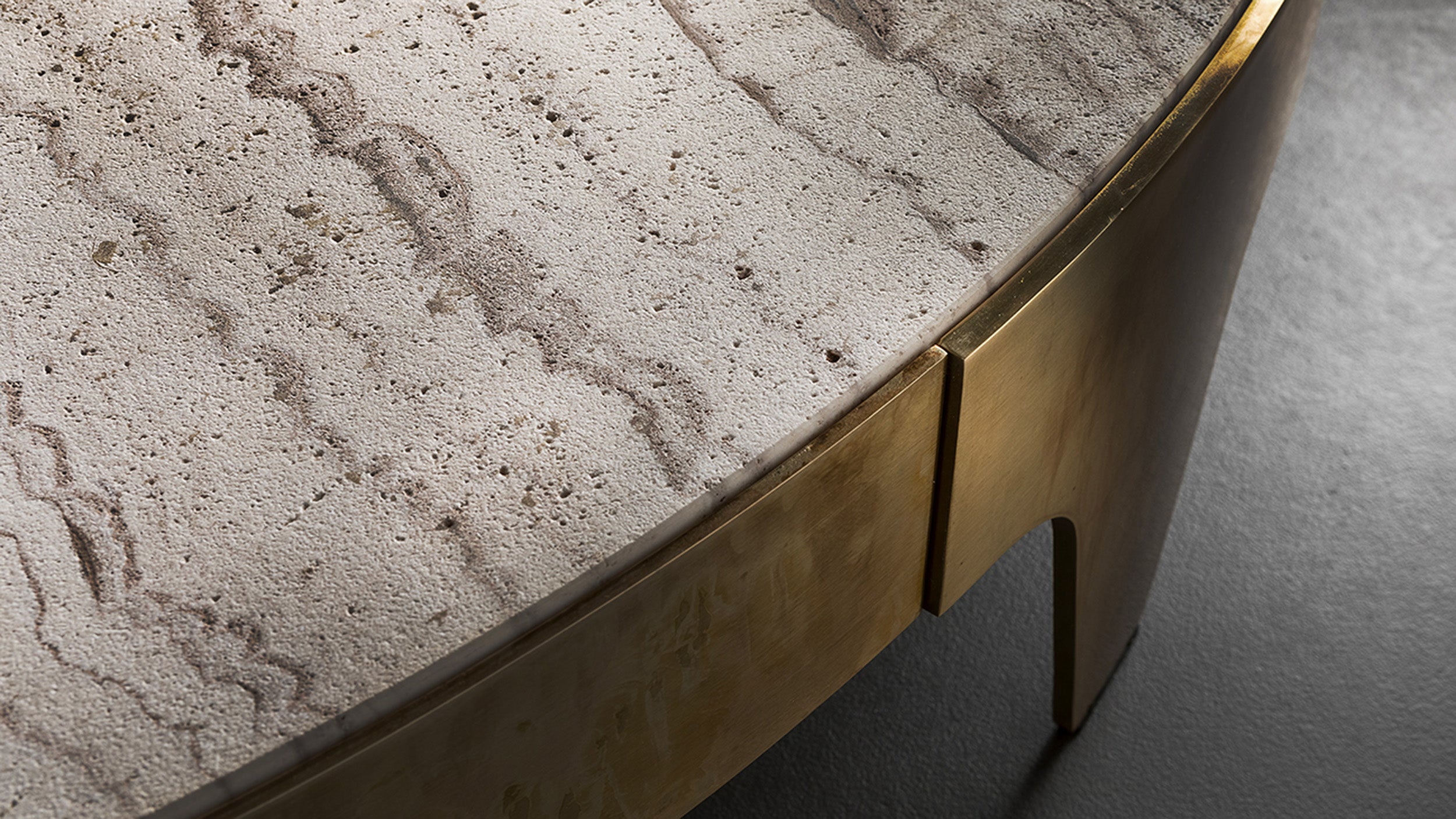 Desktop / SR Coffee Table, designed by Massimo Castagna for Henge