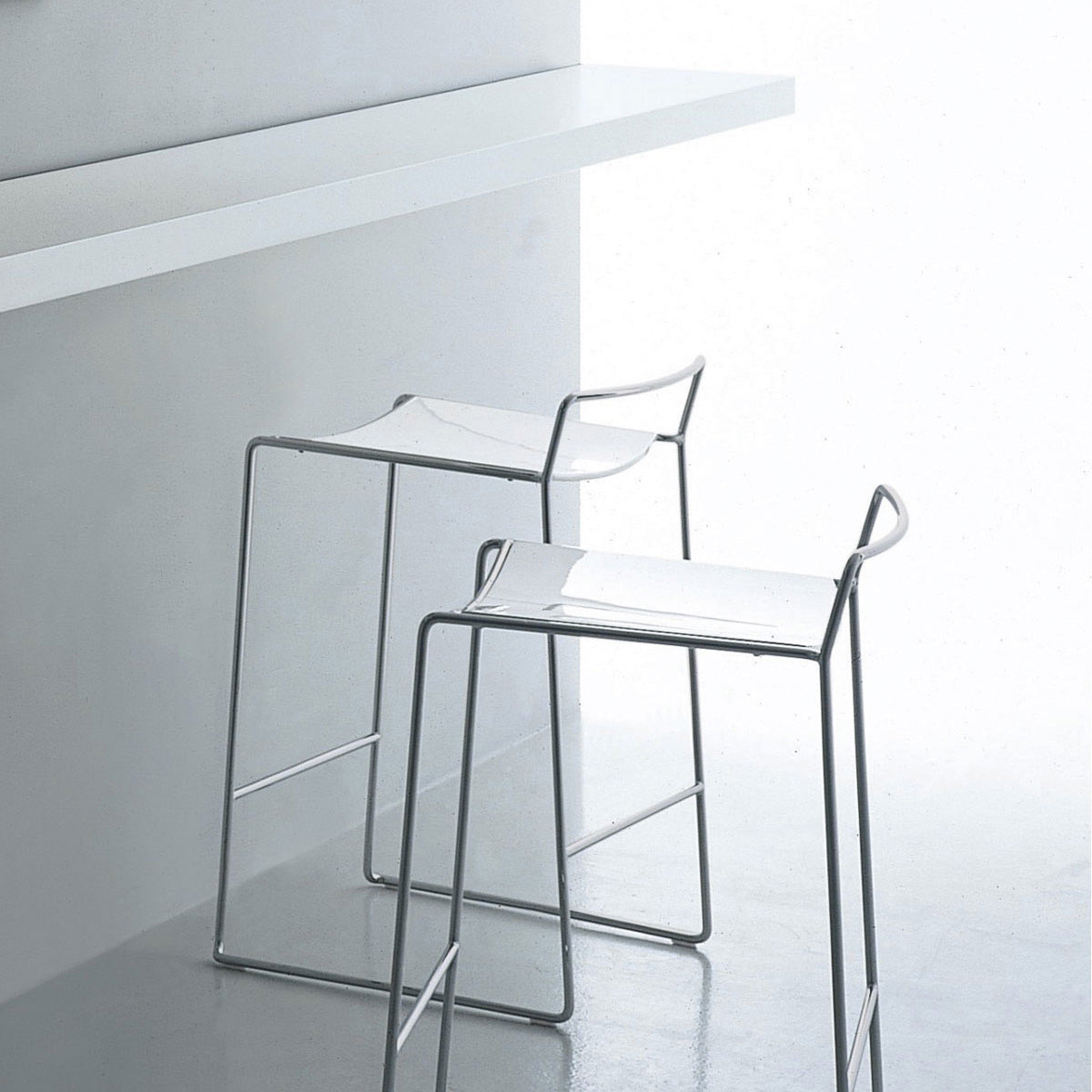 Mobile / Spindle Counter Stool in Glossy White, designed by Piero Lissoni for Porro