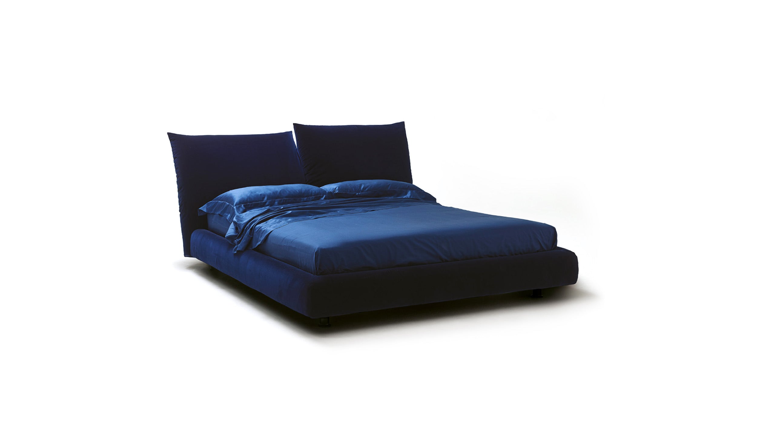 Desktop / Stand By Me Bed, designed by Francesco Binfare for Edra