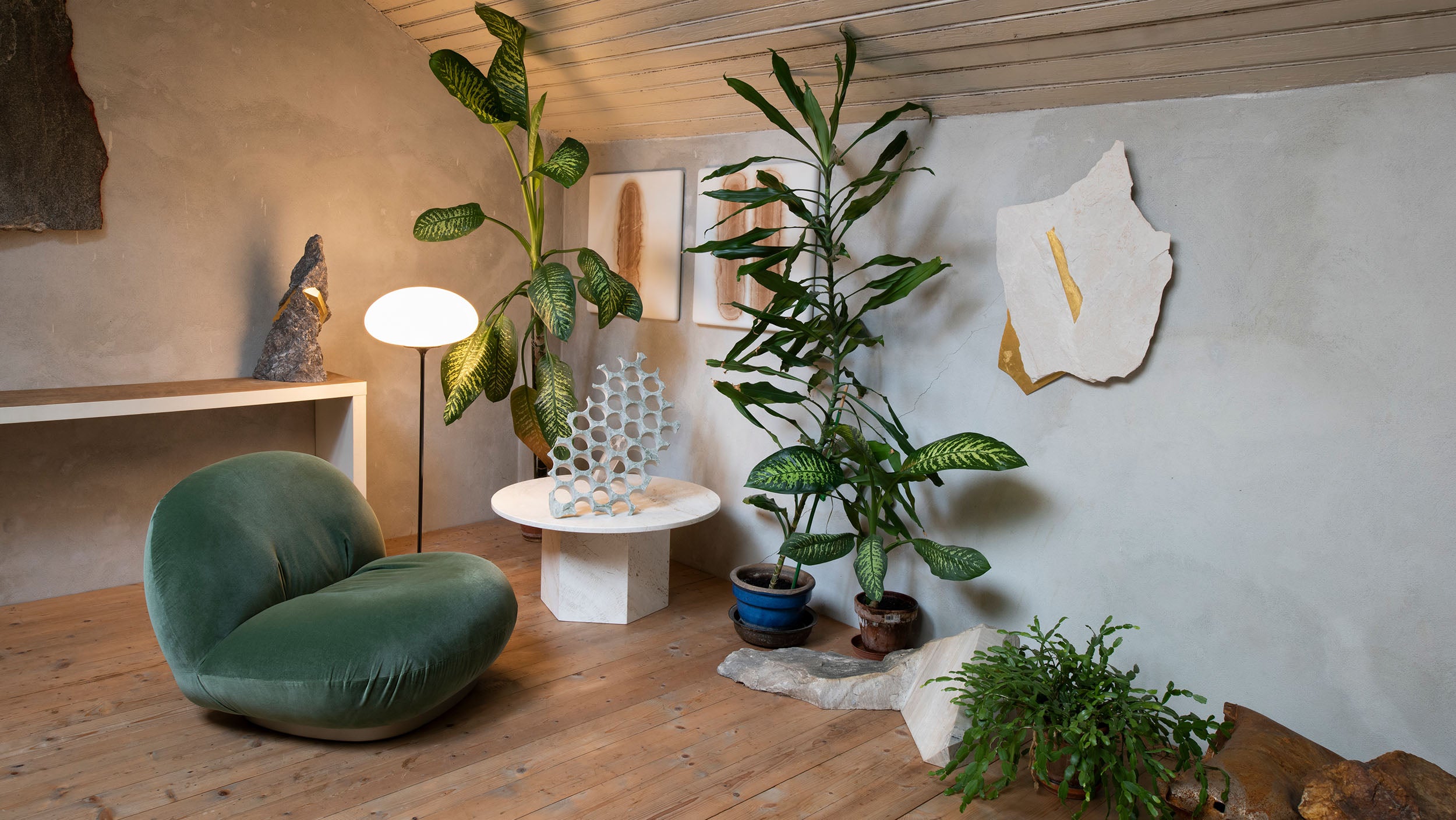 Desktop / Stemlite Floor Lamp, designed by Bill Curry for Gubi