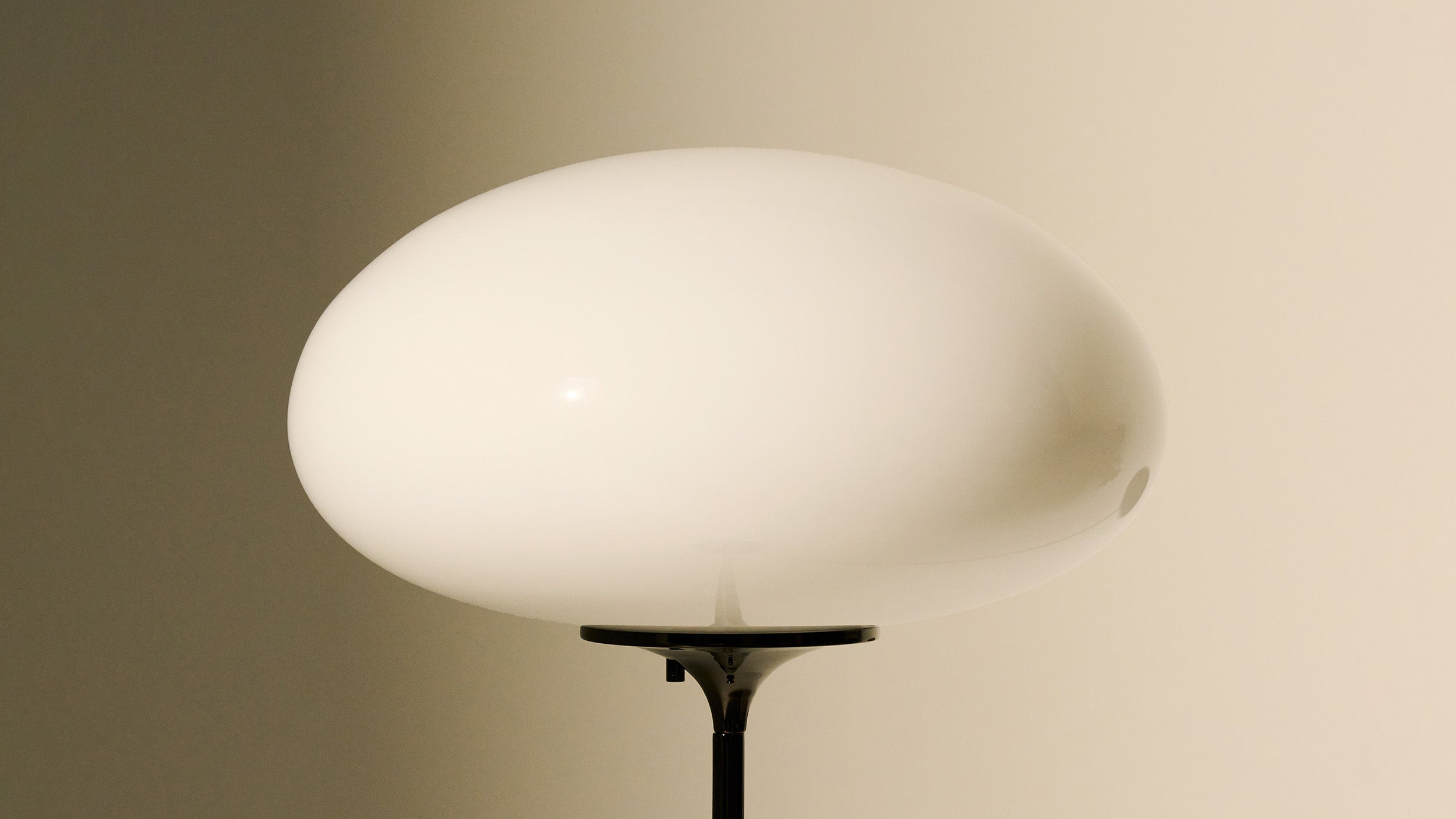 Desktop / Stemlite Floor Lamp, designed by Bill Curry for Gubi
