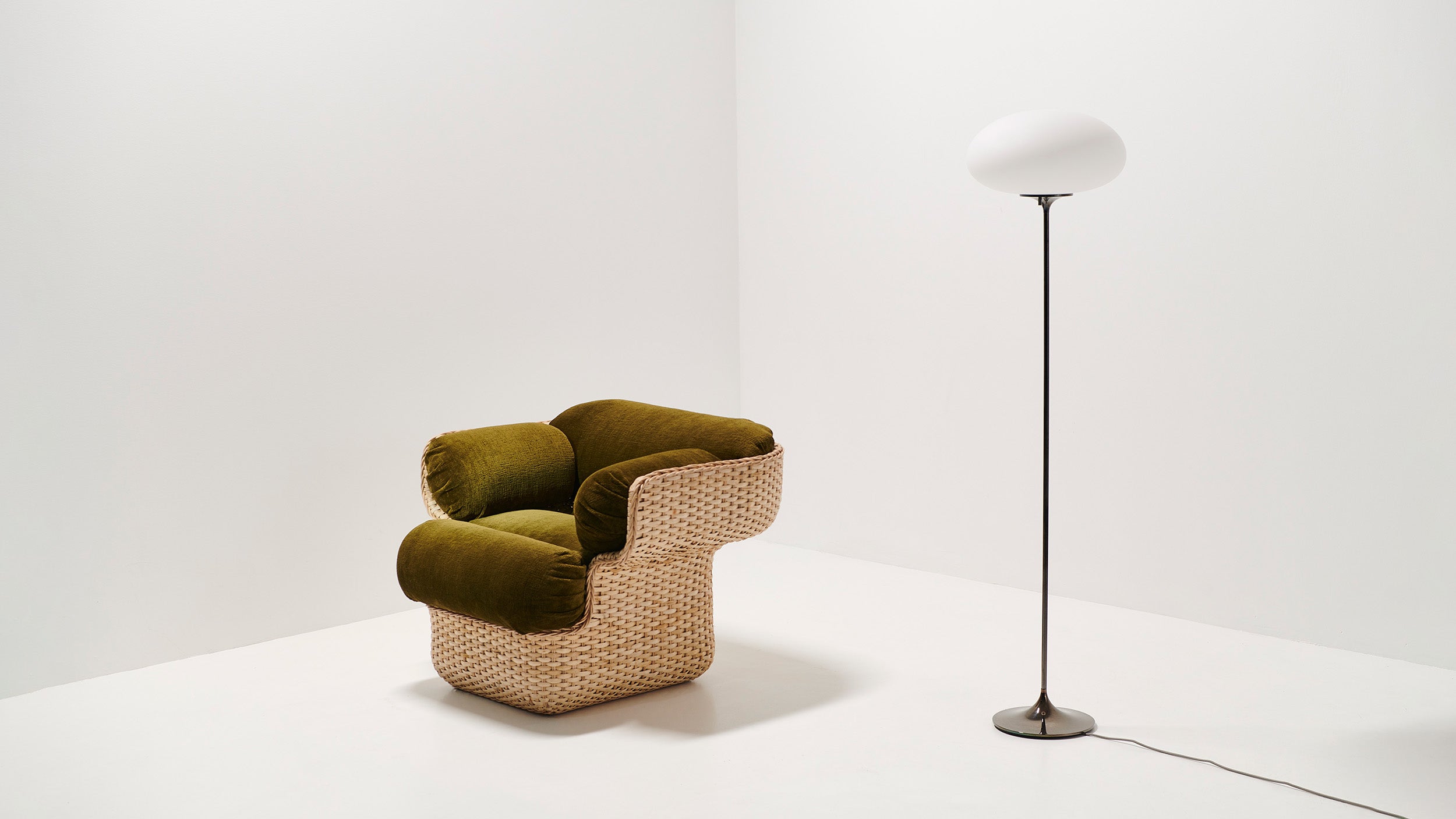 Desktop / Stemlite Floor Lamp, designed by Bill Curry for Gubi