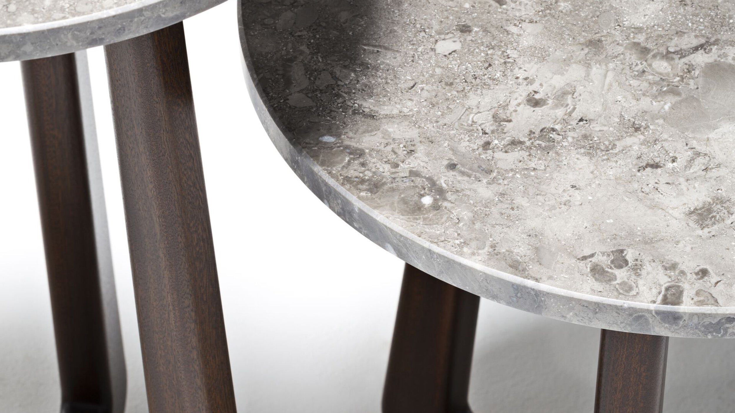 Desktop / Sunset Side Table by Exteta