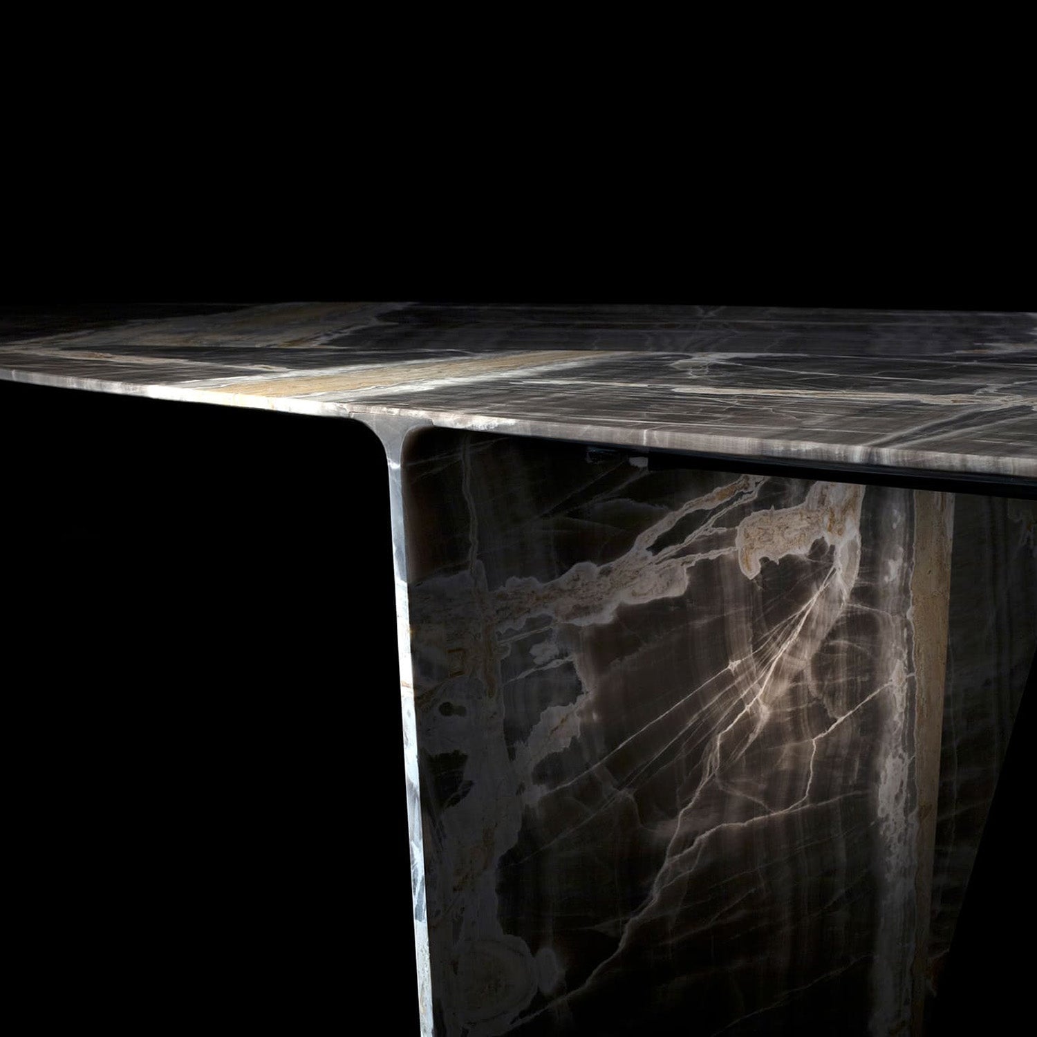 Henge Table Synapse Dining Table