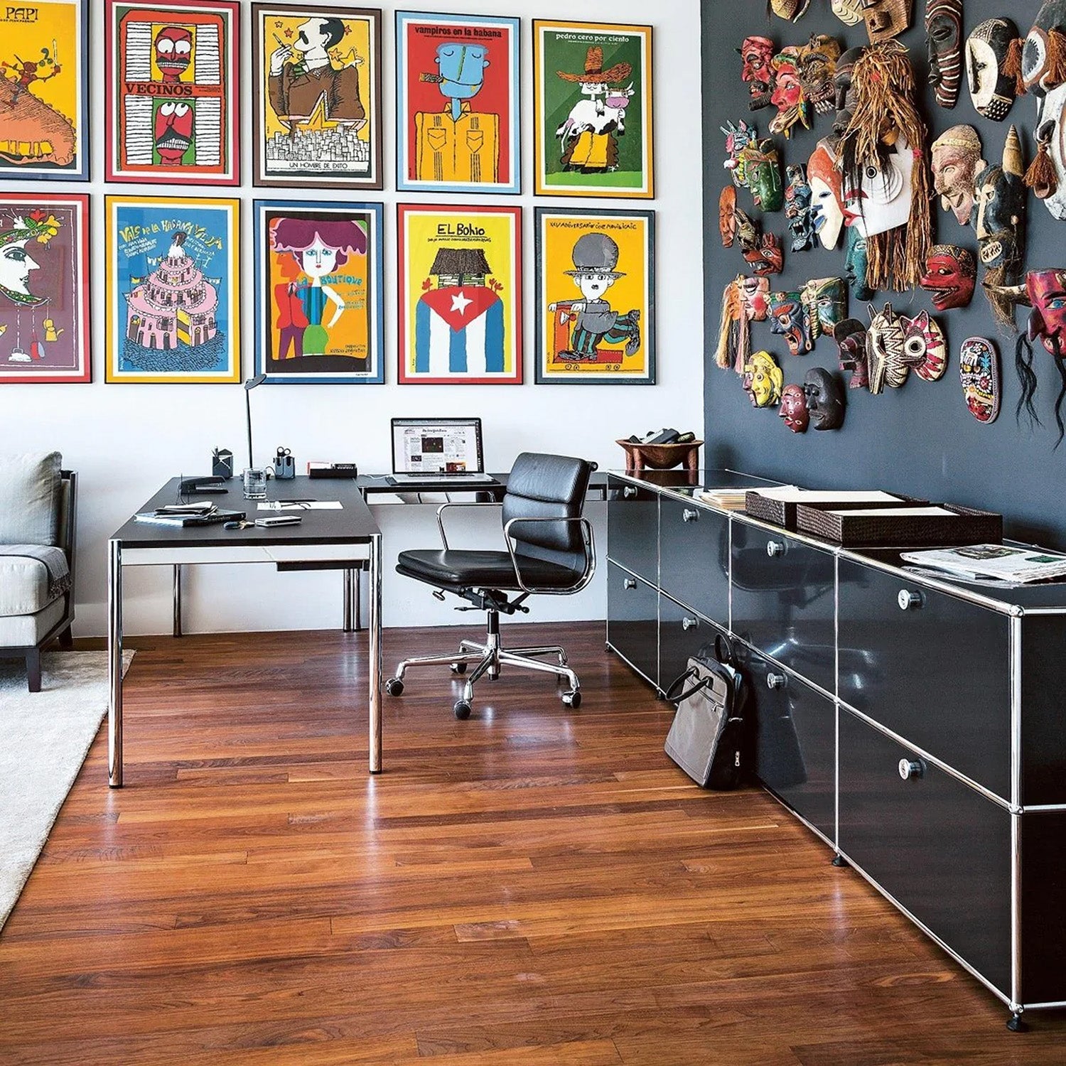 Mobile / Table Black Linoleum (T69), made by USM Haller
