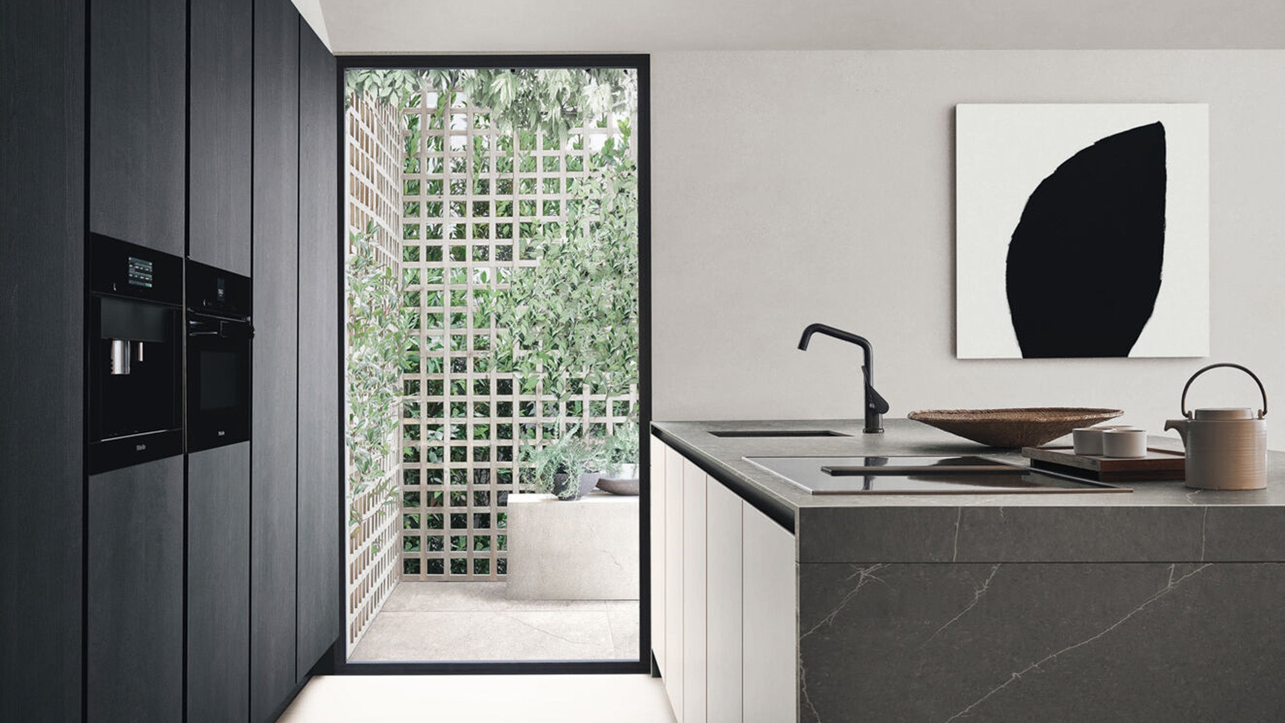 Desktop / Thea Kitchen, designed by Antonio Citterio for Arclinea