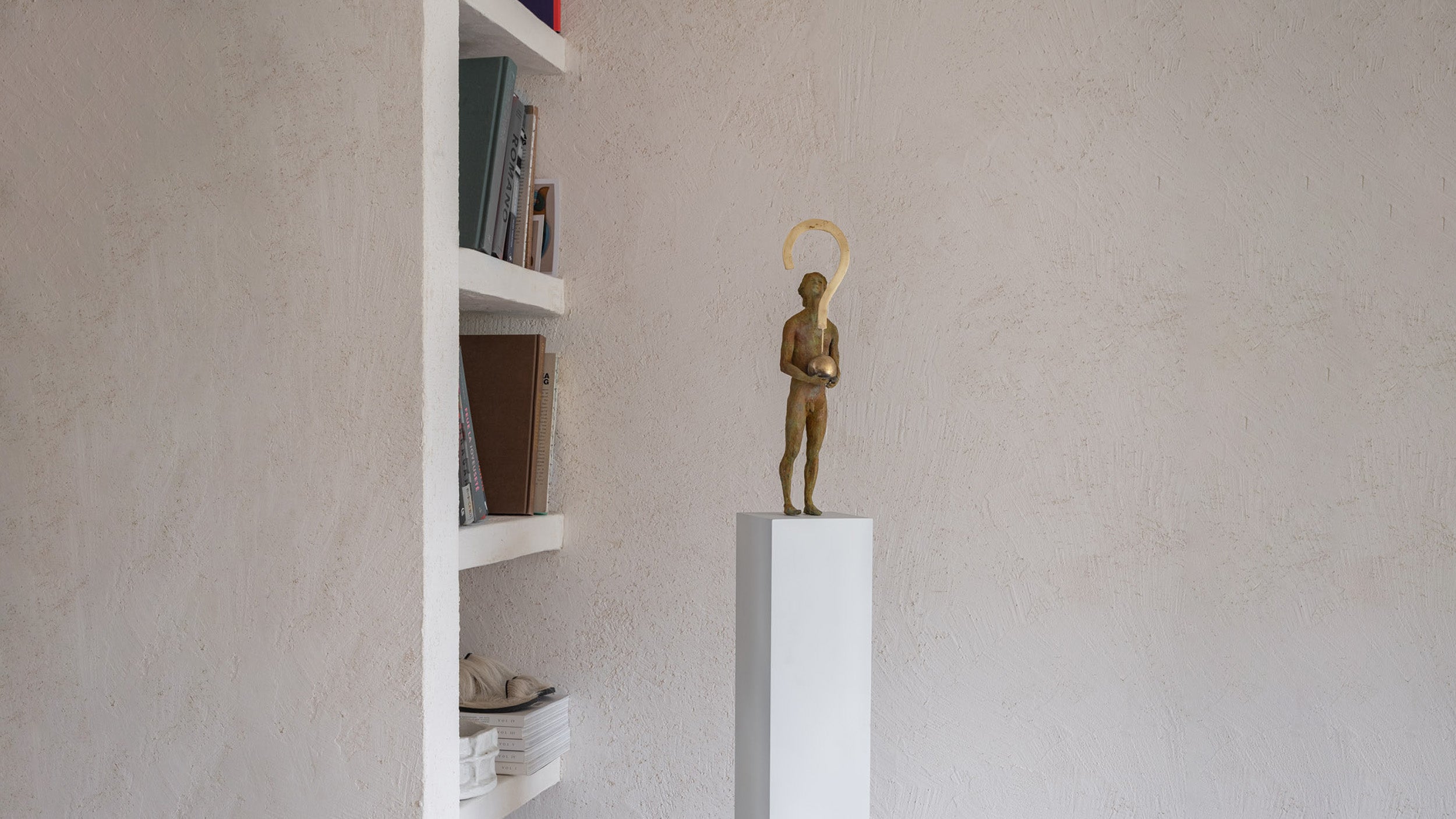Desktop / Thoughts I – The Question bronze sculpture, designed by Raffaella Benetti