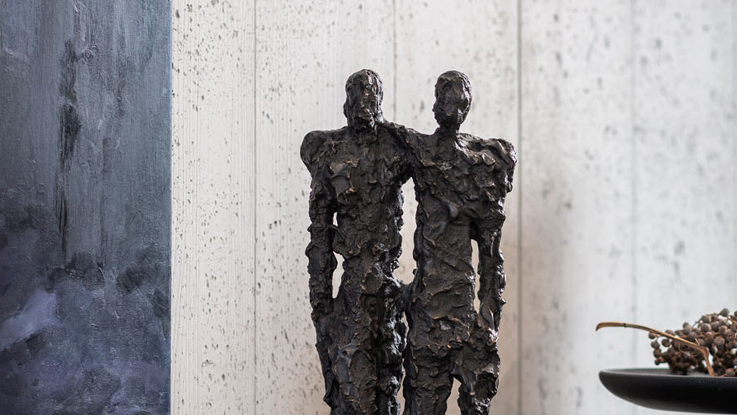 Desktop / To Embrace sculpture, designed by Ann Vrielinck for Gardeco