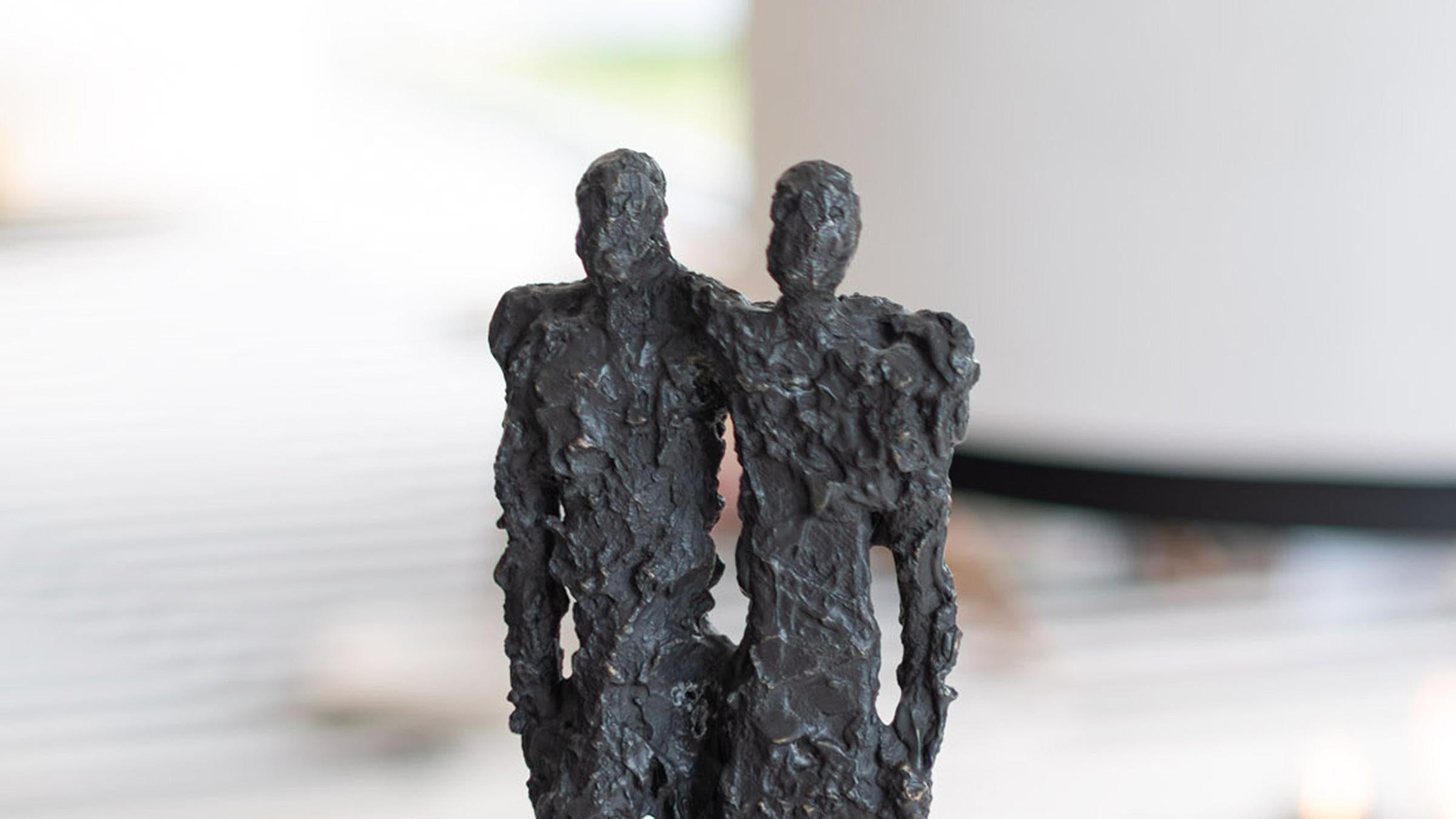 Gardeco Sculpture To Embrace Sculpture