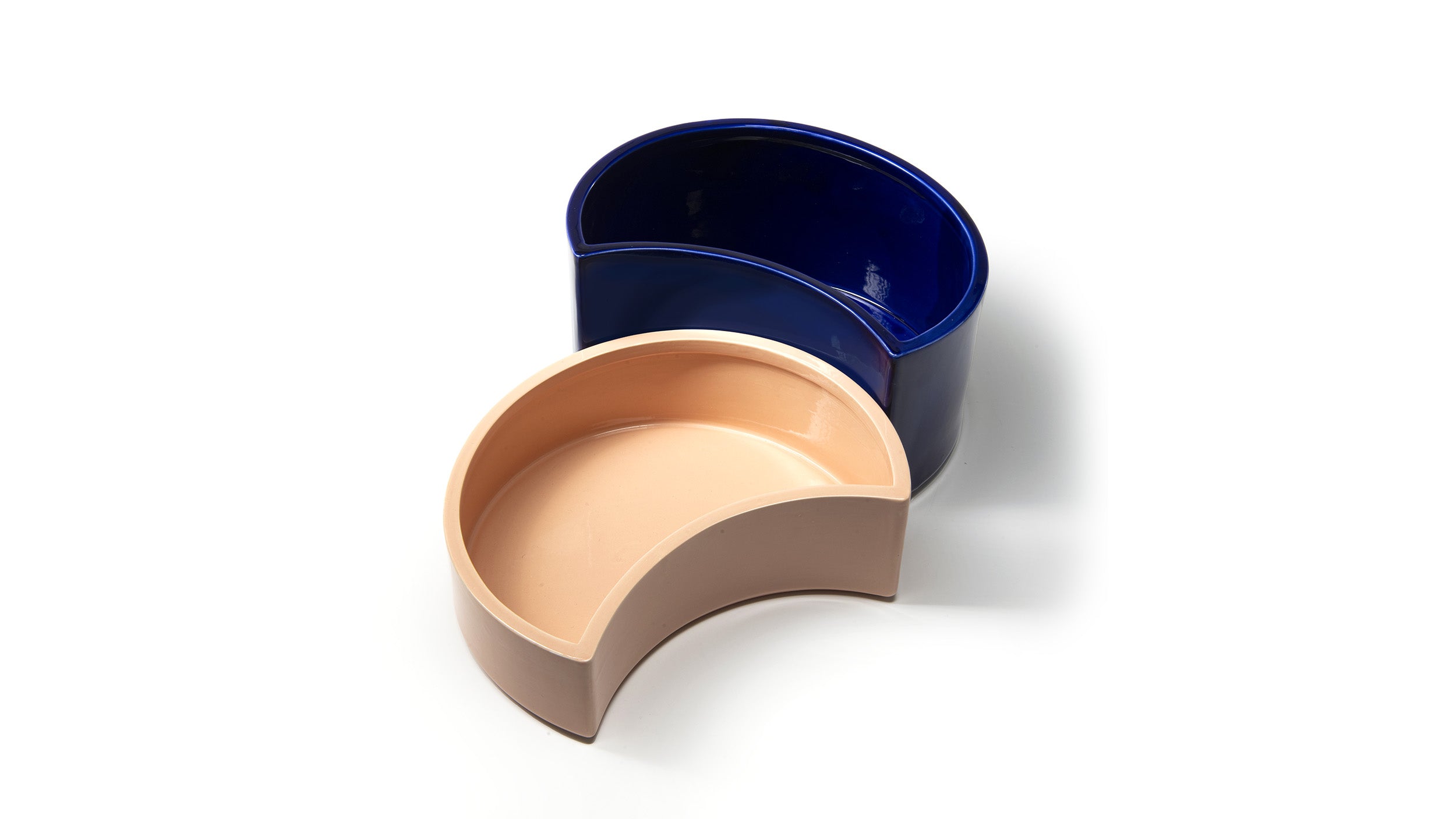 Desktop / V-Bol, designed by Zaven for Zanotta