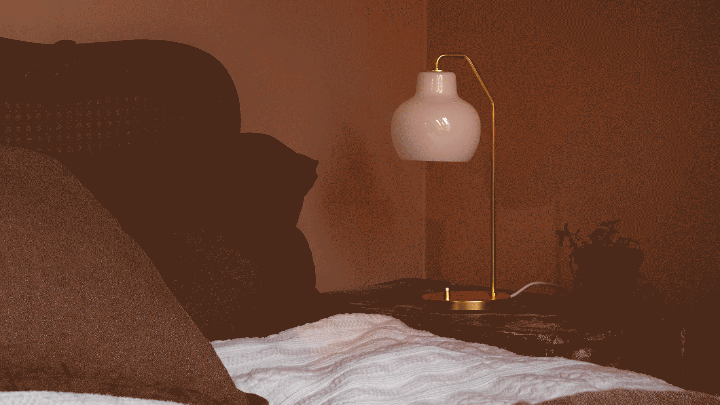 Desktop / VL Ring Crown Table Lamp, designed by Vilhelm Lauritzen for Louis Poulsen