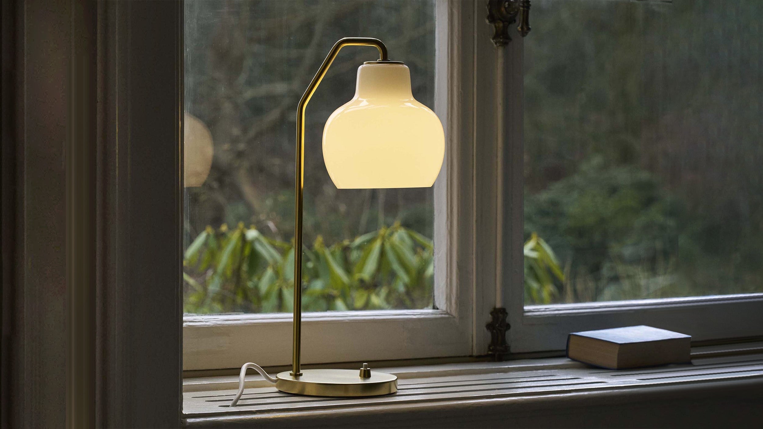 Desktop / VL Ring Crown Table Lamp, designed by Vilhelm Lauritzen for Louis Poulsen