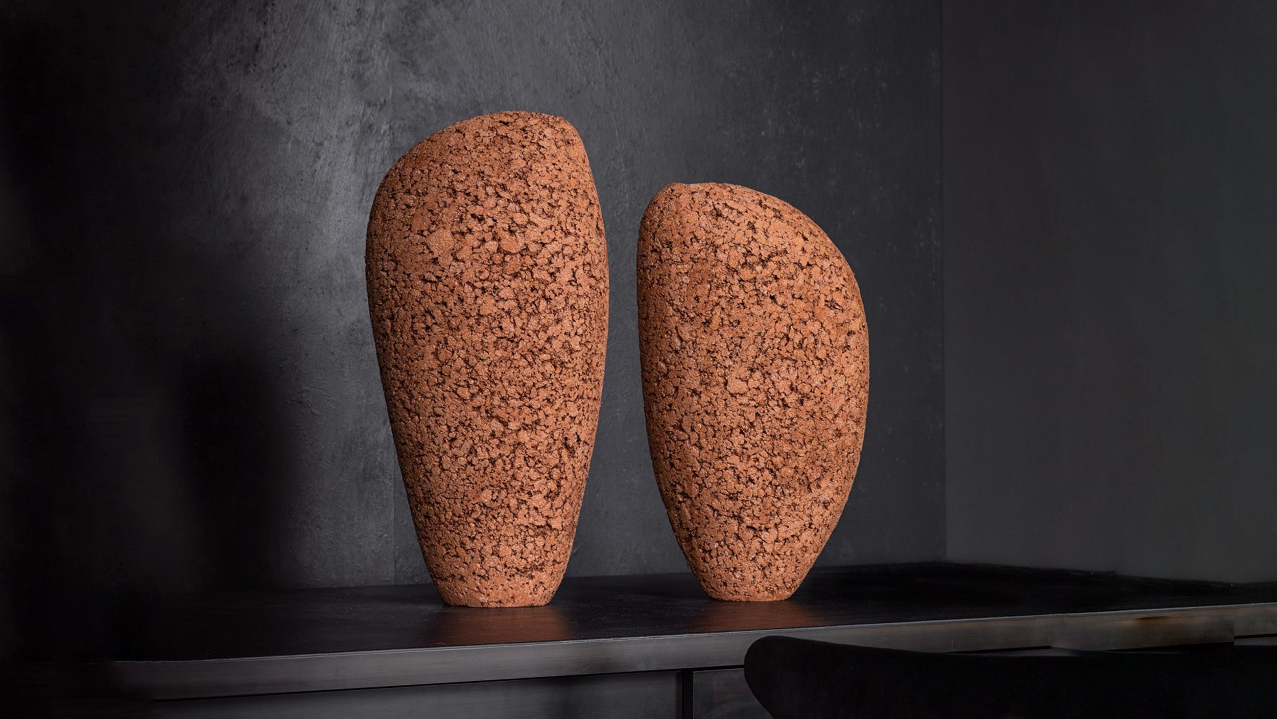 Desktop / Vaso Formigueiro 13A, designed by Domingos Tótora for Gardeco