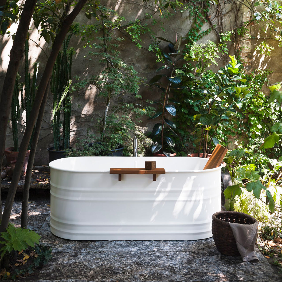 Mobile / Vieques Bathtub, designed by Patricia Urquiola for Agape