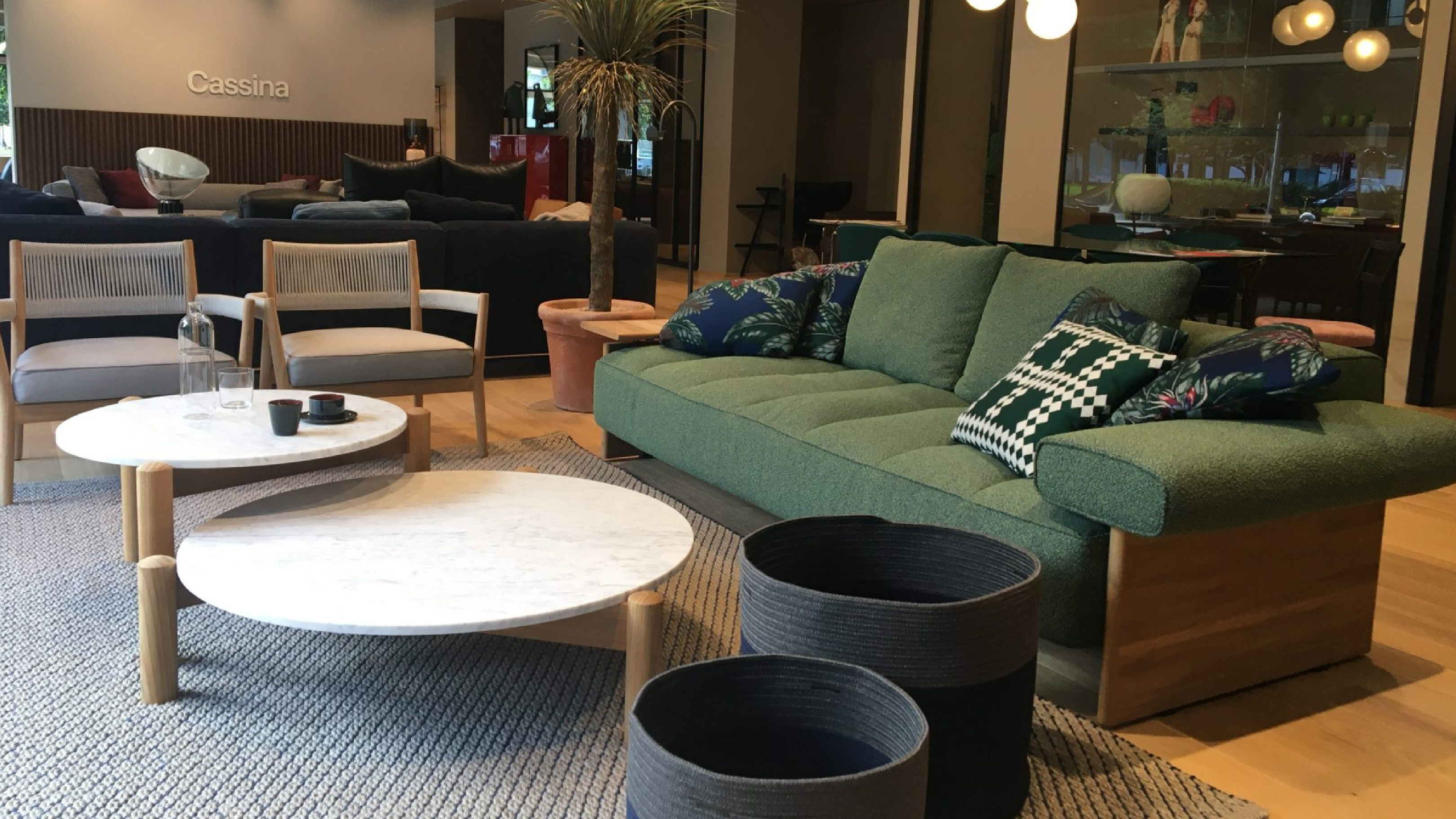 Desktop / WhiteMenu / Table a Plateau, designed by Charlotte Perriand made by Cassina