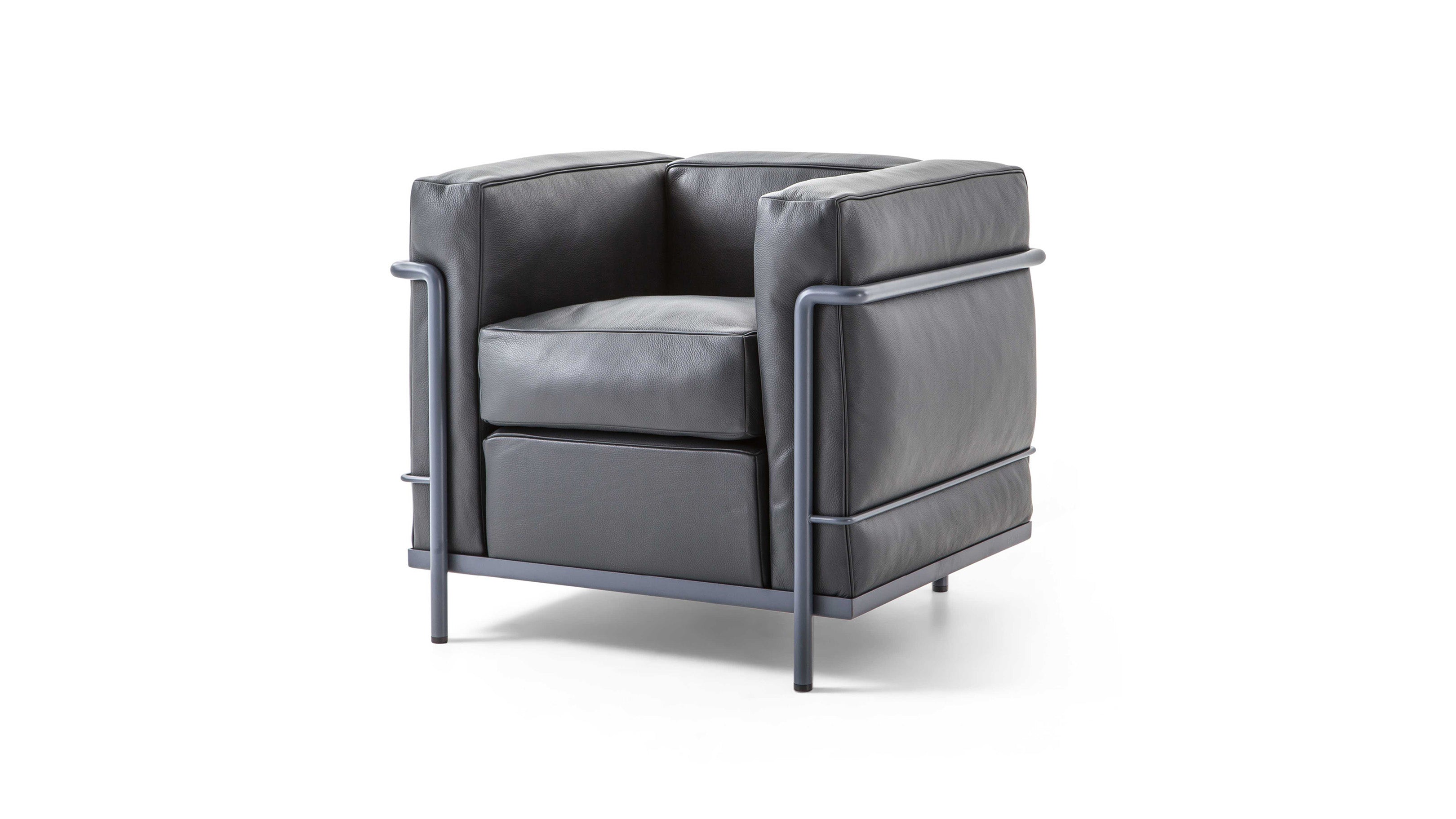 Desktop / 2 Fauteuil Grand Confort, petit modèle, designed by Le Corbusier, Pierre Jeanneret, Charlotte Perriand made by Cassina