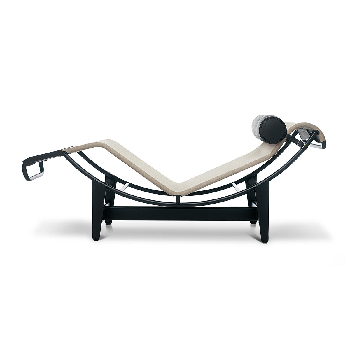 Mobile / 4 Chaise Longue à Réglage, designed by Le Corbusier, Pierre Jeanneret, Charlotte Perriand made by Cassina