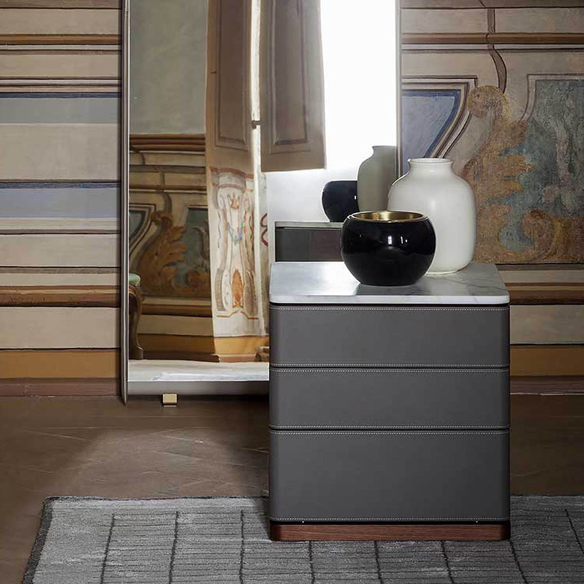 Mobile / Fidelio Notte Night Table, designed by Roberto Lazzeroni for Poltrona Frau