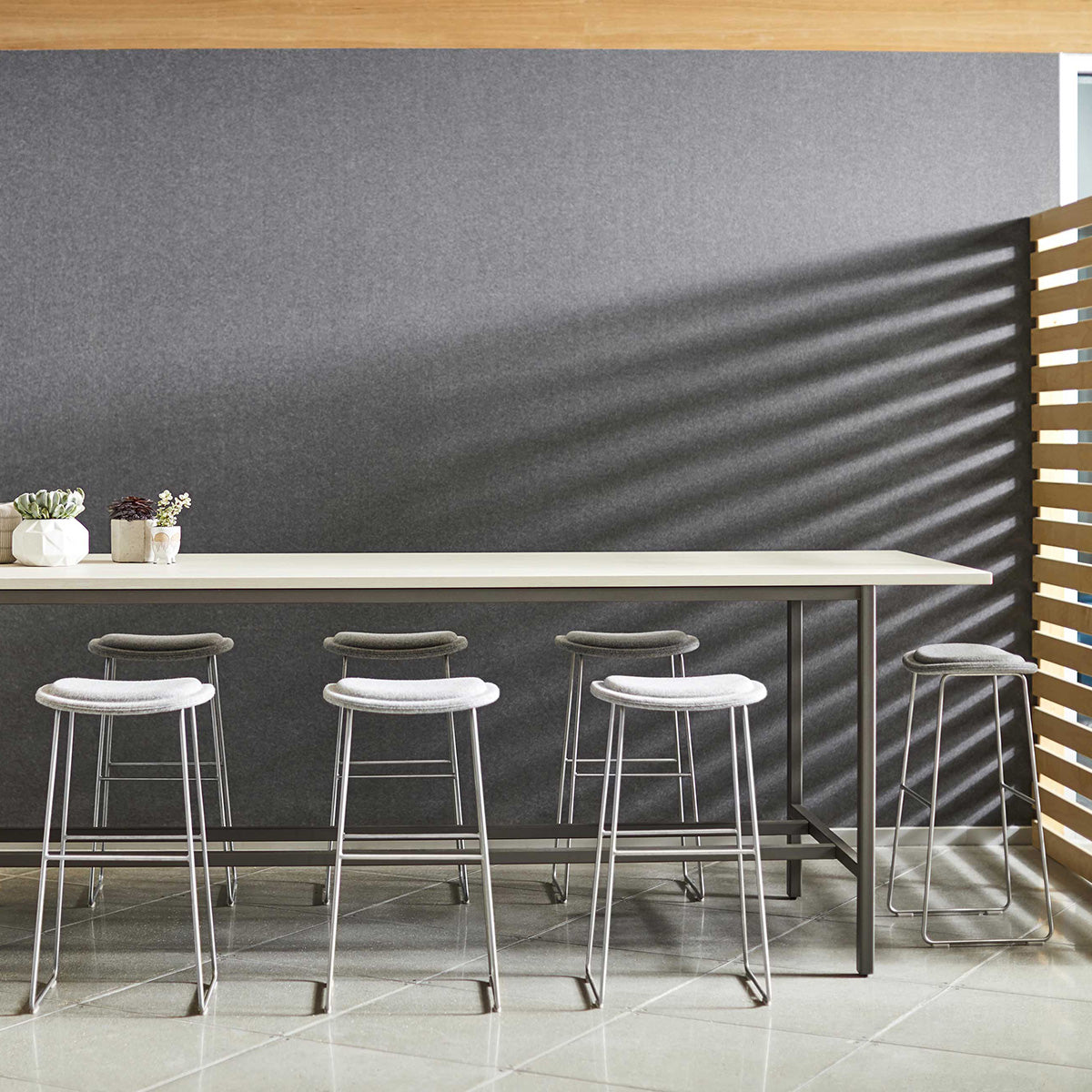 Mobile / Hi Pad Stool, designed by Jasper Morrison made by Cappellini
