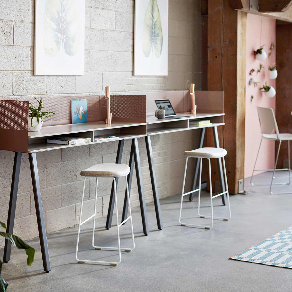 Mobile / Morrison Stool, designed by Jasper Morrison made by Cappellini