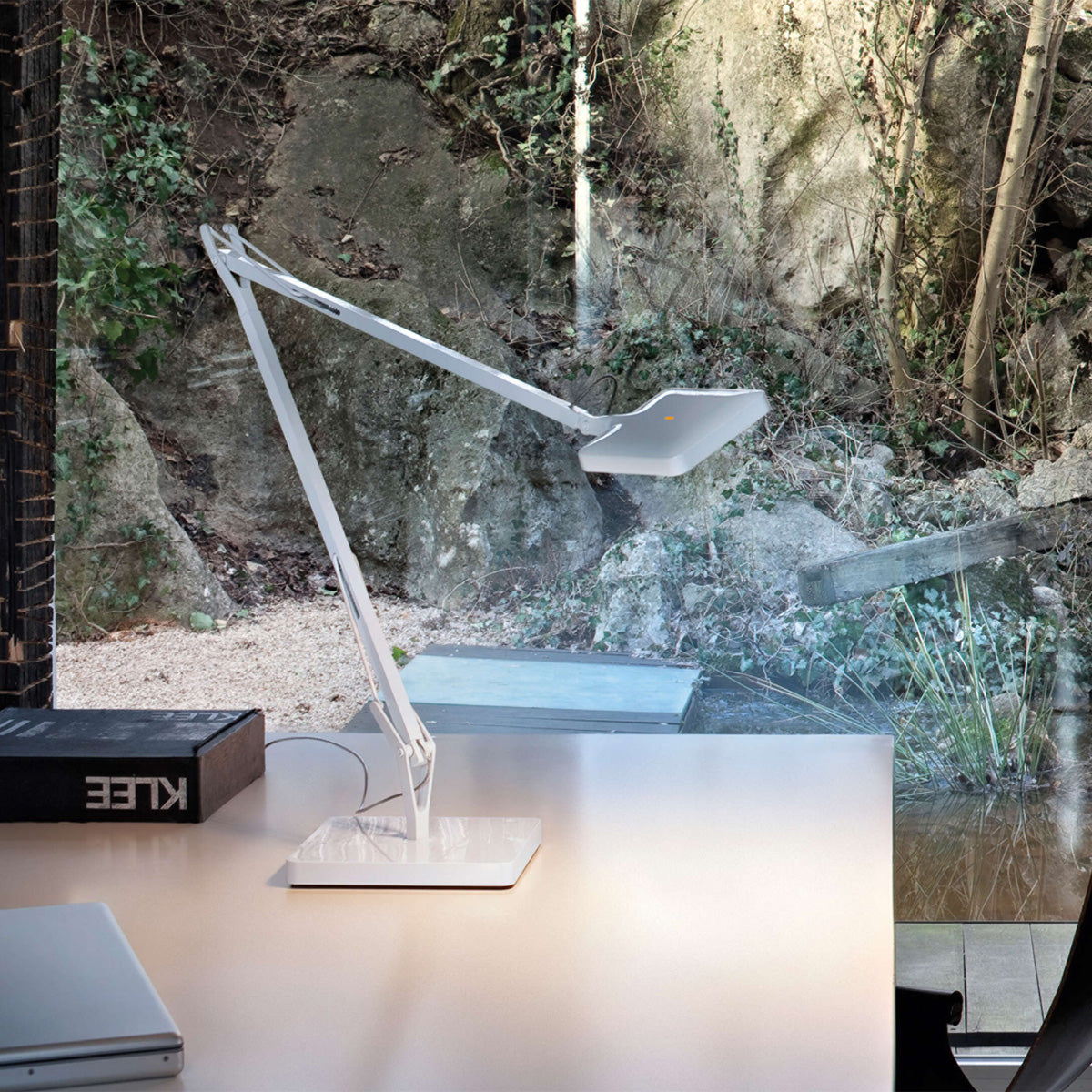 White / Mobile / Kelvin LED Desk Lamp, designed by Antonio Citterio and Toan Nguyen made by Flos
