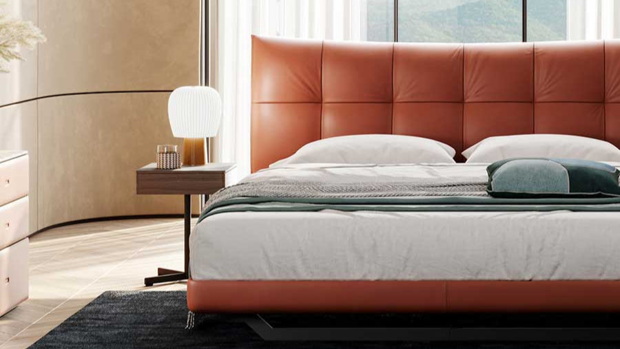 Desktop / Nymph Table Lamp, designed by Sebastian Herkner for Poltrona Frau